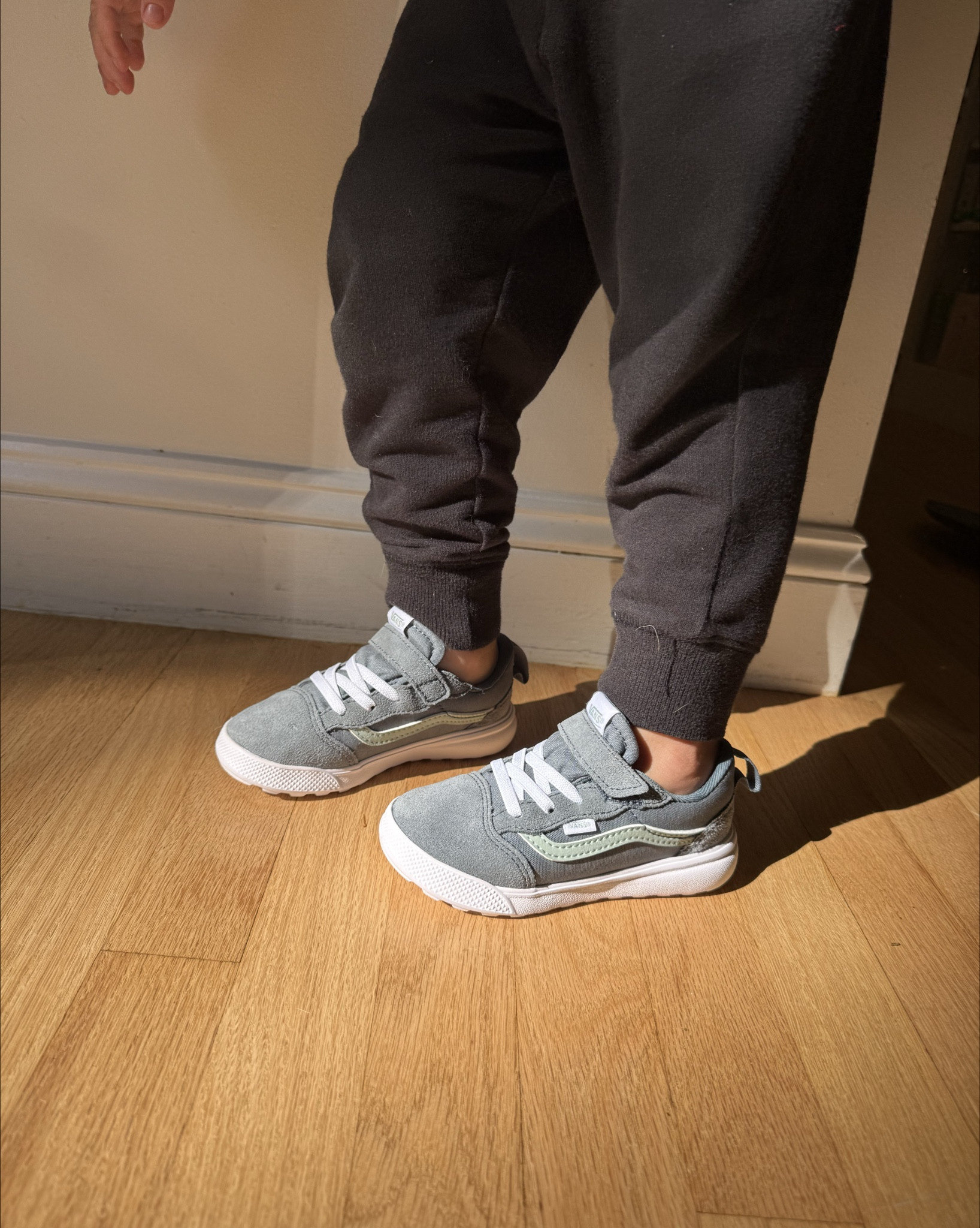 #backtoschool #shoes #toddlershoes #sneakers #vans

#LTKFindsUnder50 #LTKKids #LTKFamily