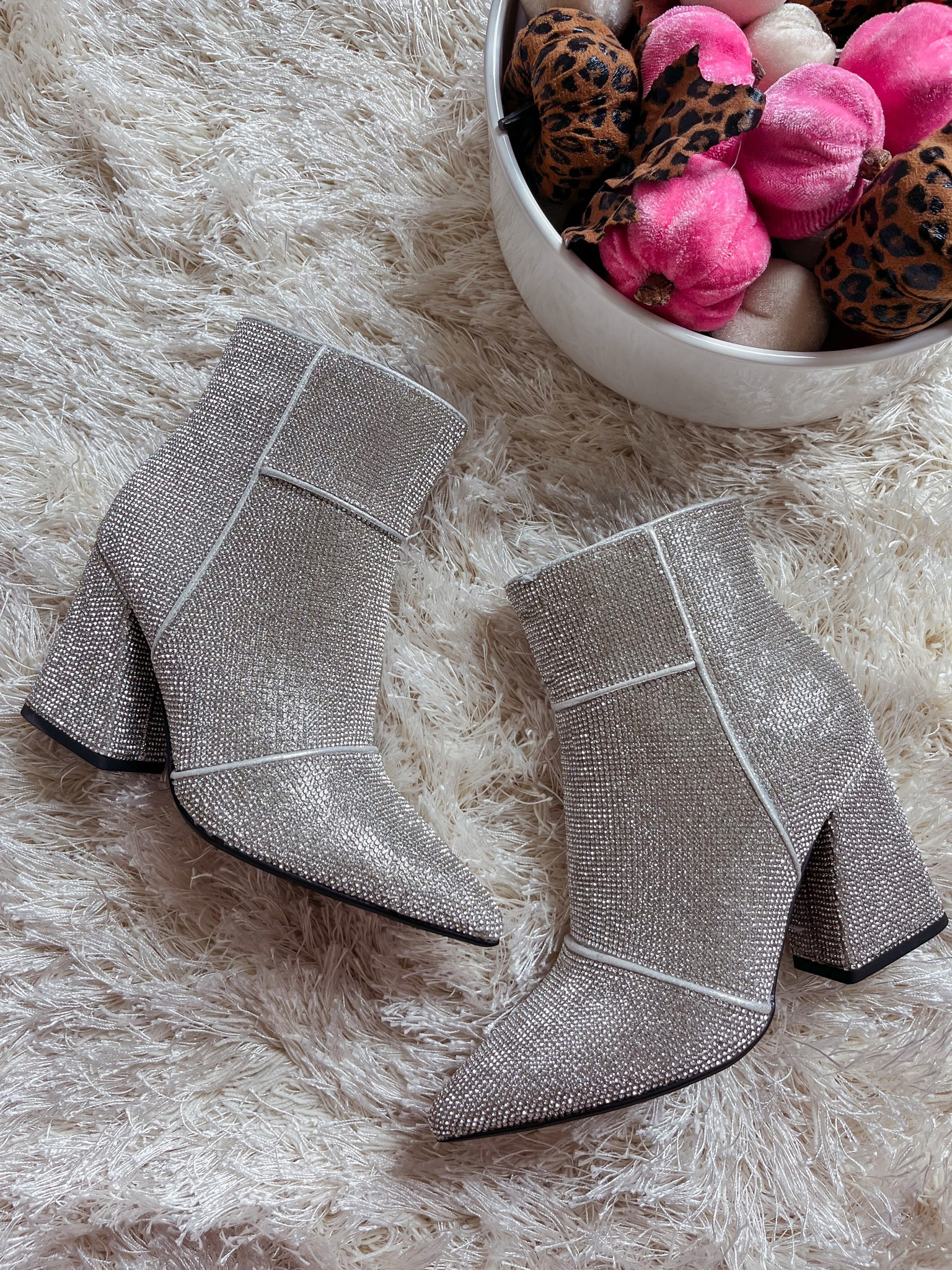 Sparkly boots
Rhinestone shoes booties
Concert shoes
Holiday style


#LTKfindsunder50 #LTKsalealert #LTKshoecrush
