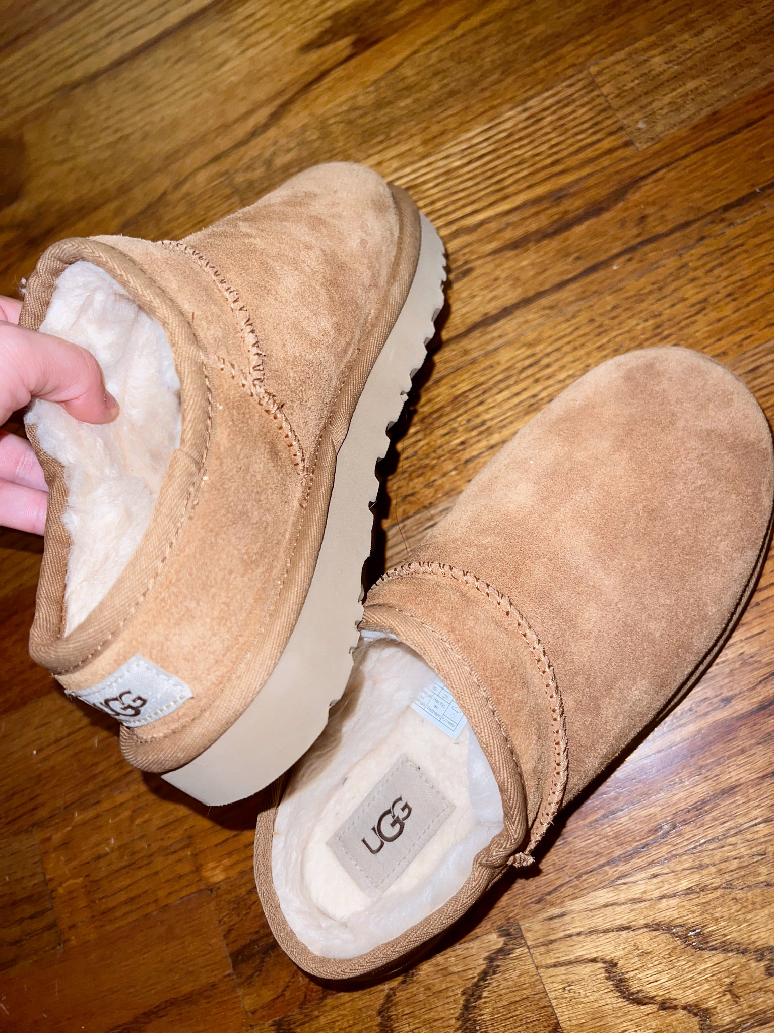 one of my favorite pairs of uggs this fall!!

#LTKstyletip #LTKshoecrush #LTKsalealert