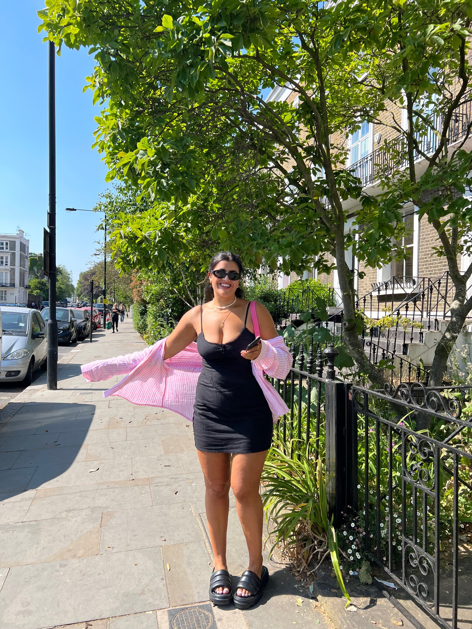 POV: Henry on date day in London 💛

#LTKstyletip #LTKcurves #LTKSeasonal