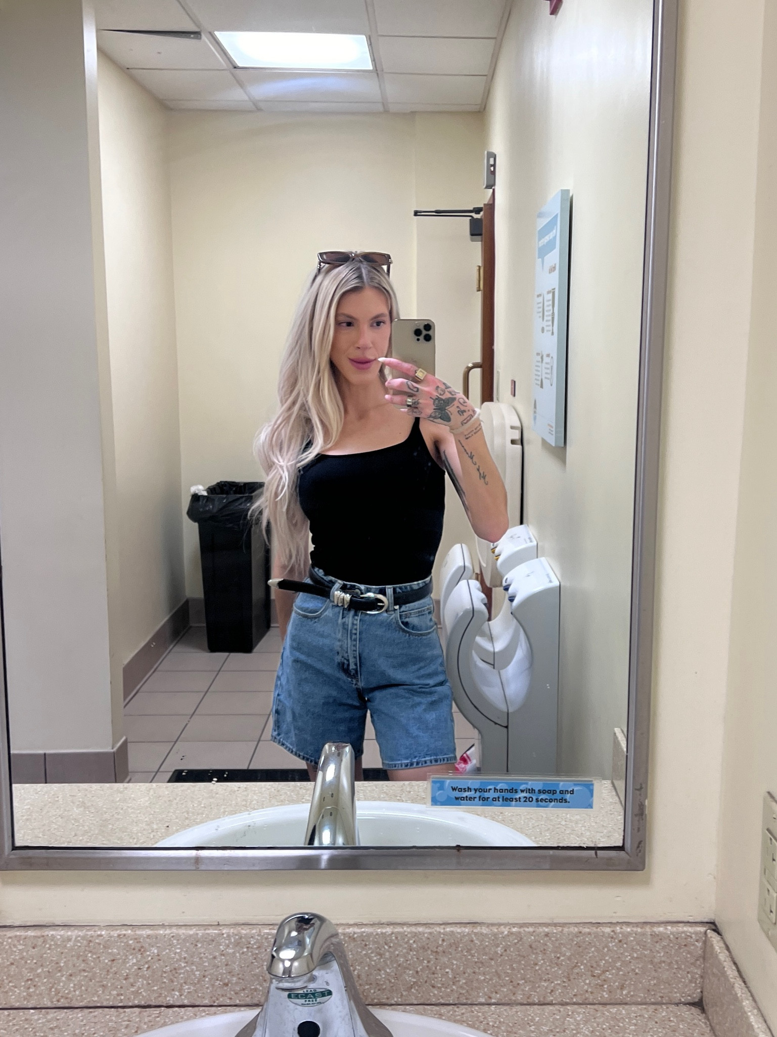 Volunteer mom vibes 💁🏼‍♀️🖤

#LTKSeasonal #LTKStyleTip