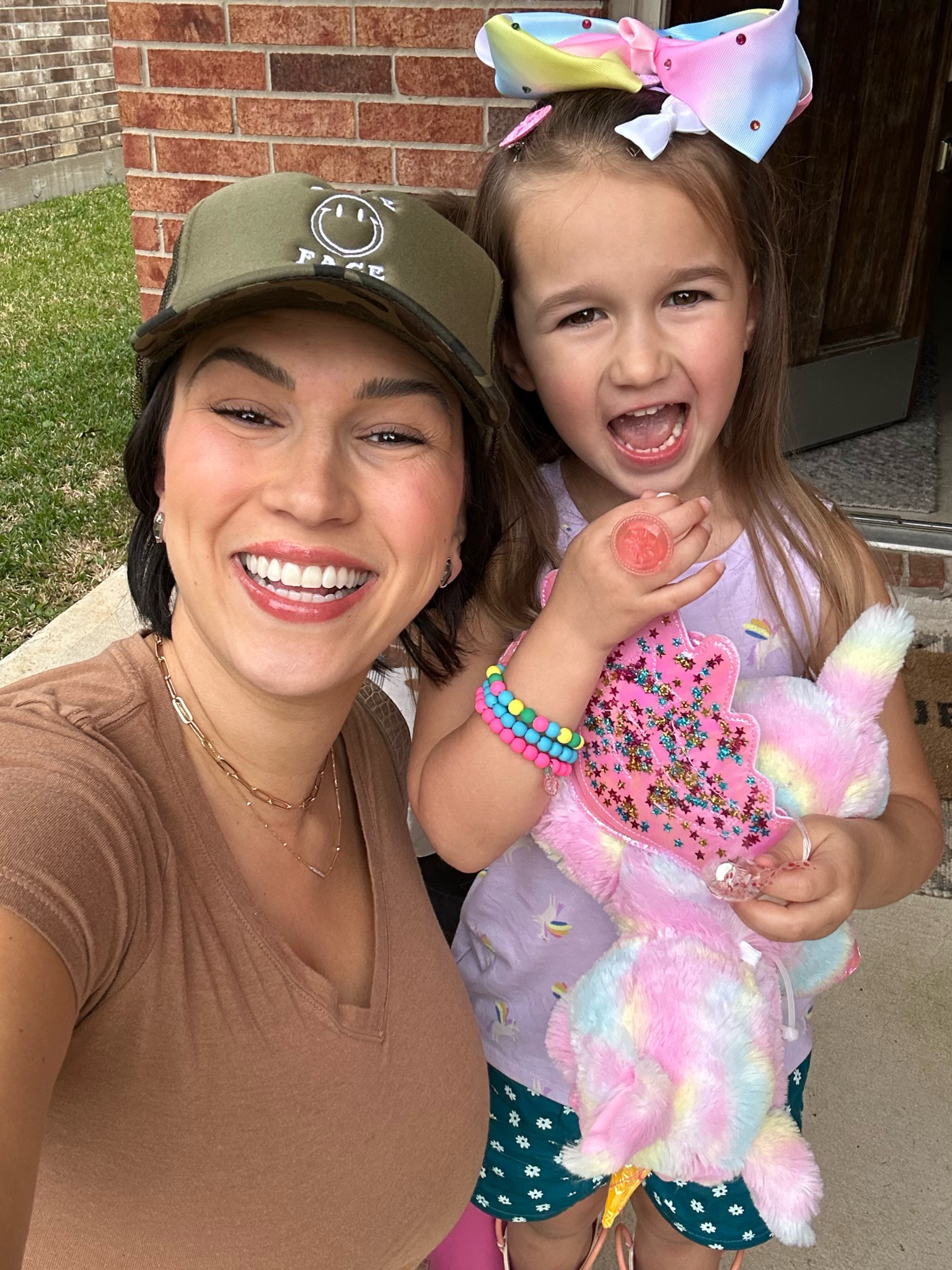 Sharing my maternity outfit and lip balm (it’s a fav and I’m wearing the shade strawberry)

Tarte
Walmart find
Maternity shorts
Bump outfit


#LTKbump #LTKbeauty #LTKunder50