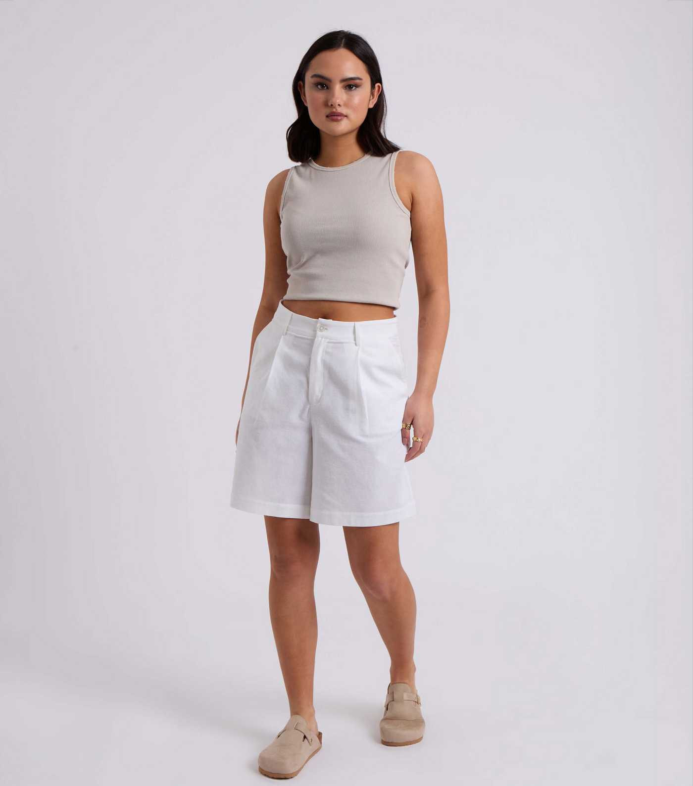 Urban Bliss White Cotton Blend Shorts | New Look | New Look (UK)