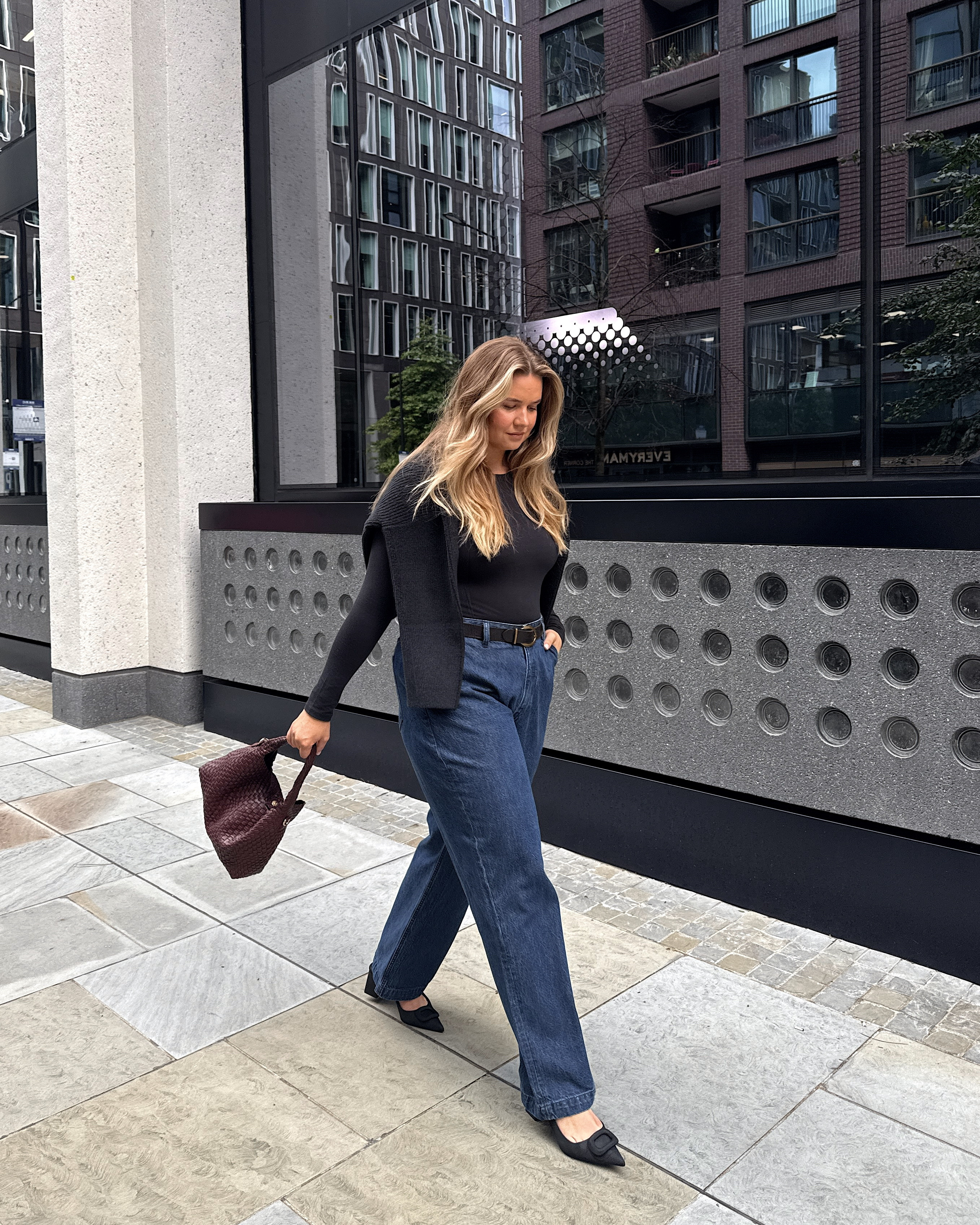 ad Mollie X Abercrombie
Use code AFMOLLIE for 20% off until 3rd November

Top size: L
Jeans: W33 L

Autumn Winter Outfit, Autumn Winter Style,
Black Bodysuit, Straight Leg Jeans,
Black Jumper, Capsule Wardrobe, Everyday Outfit, Wardrobe Staples, Office to Evening

#LTKuk #LTKmidsize #LTKautumn