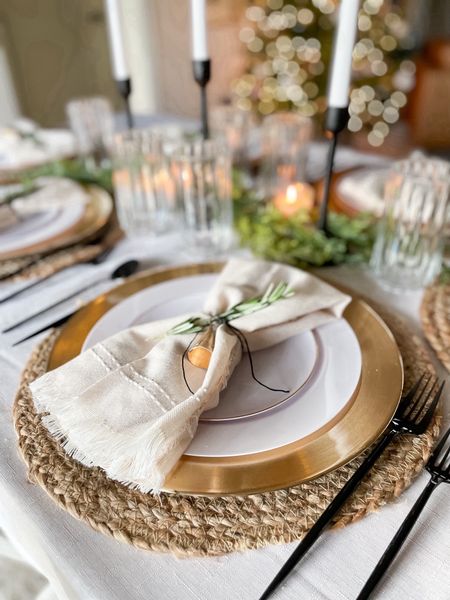 Sharing this simple Christmas table scape with minimal clean-up because no one wants to be doing dishes after hosting a family gathering.

#LTKhome #LTKSeasonal #LTKHoliday