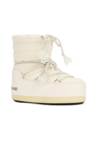 Evx Light Boot In Cream Moon Boot  | Revolve Clothing (Global)