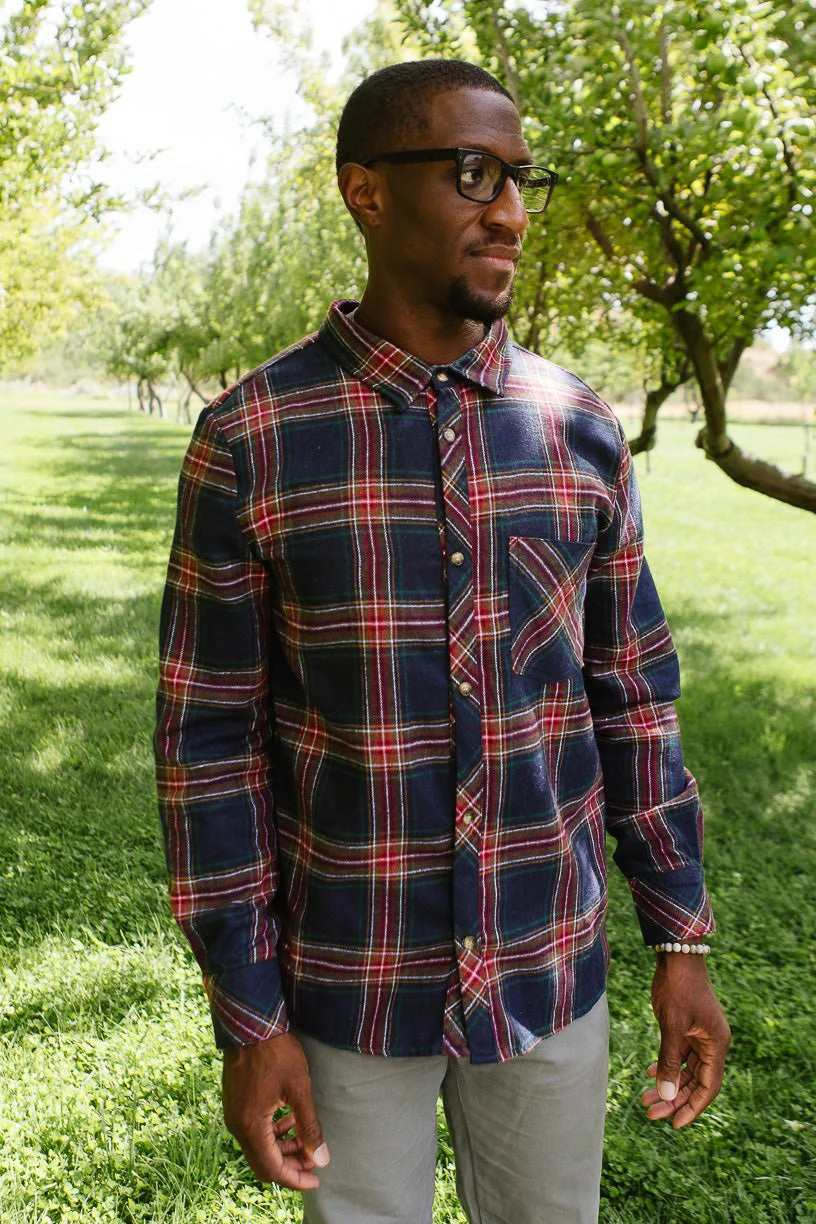 Mens John Shirt in Madeline Navy Plaid | Ivy City Co