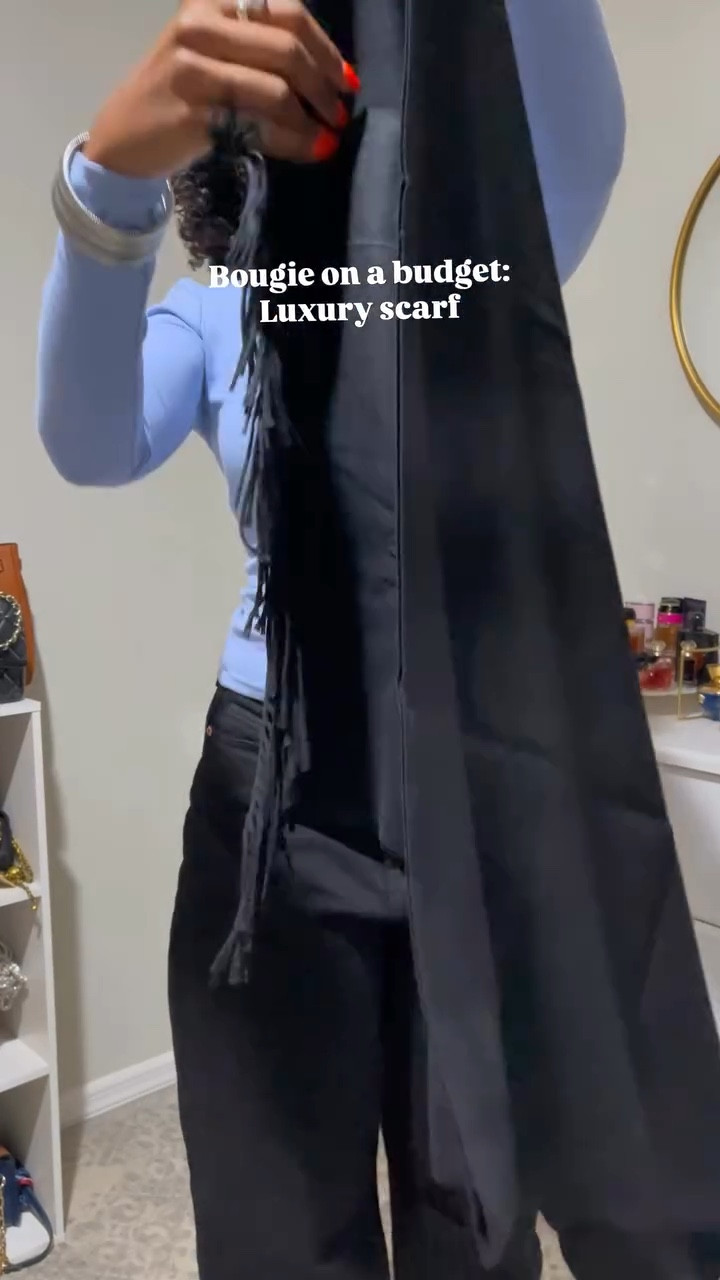 This gorgeous scarf from @ohayomi_official is everything you want for the season, soft, skin-friendly, and lightweight, yet it keeps you perfectly warm and cozy on chilly days.
It has that cashmere-like texture we all love! luxurious, smooth, and effortlessly stylish. Whether you’re dressing up a coat or adding a chic touch to a casual outfit, this scarf elevates any look with minimal effort.

And if you’re thinking about gifting, this is such a great gift option for friends and family. It’s practical, elegant, and thoughtful something everyone would love to unwrap this season!

Comment SHOP below to shop this post.

https://amzn.to/4pI3M0W

#ohayomi #amazonfinds #fashion #keepwarm #instagood #amazonaffiliate #ohayomipartner #orlandoinfluencer #softmomera #orlandoinfluencers #scarvesfordays