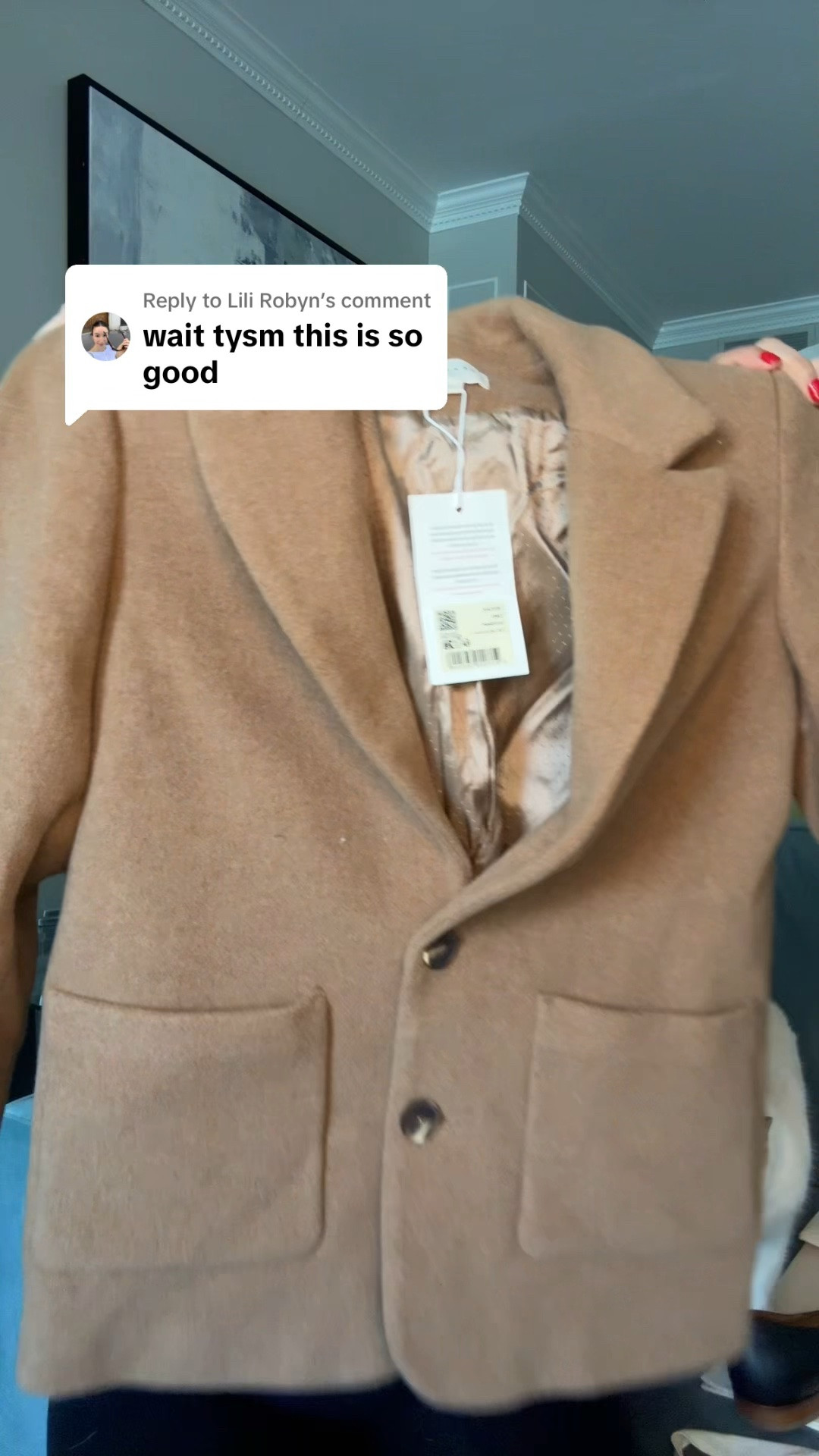Replying to @Lili Robyn my #haul from the @Sézane outlet in Paris. I went right at opening, on a Thursday an had amazing luck. Thursday is the first day of the week they are open, and I think that’s why I did so well there. Let me know if you have any questions about the outlet. #paris #haul #shoppinghaul #unboxing