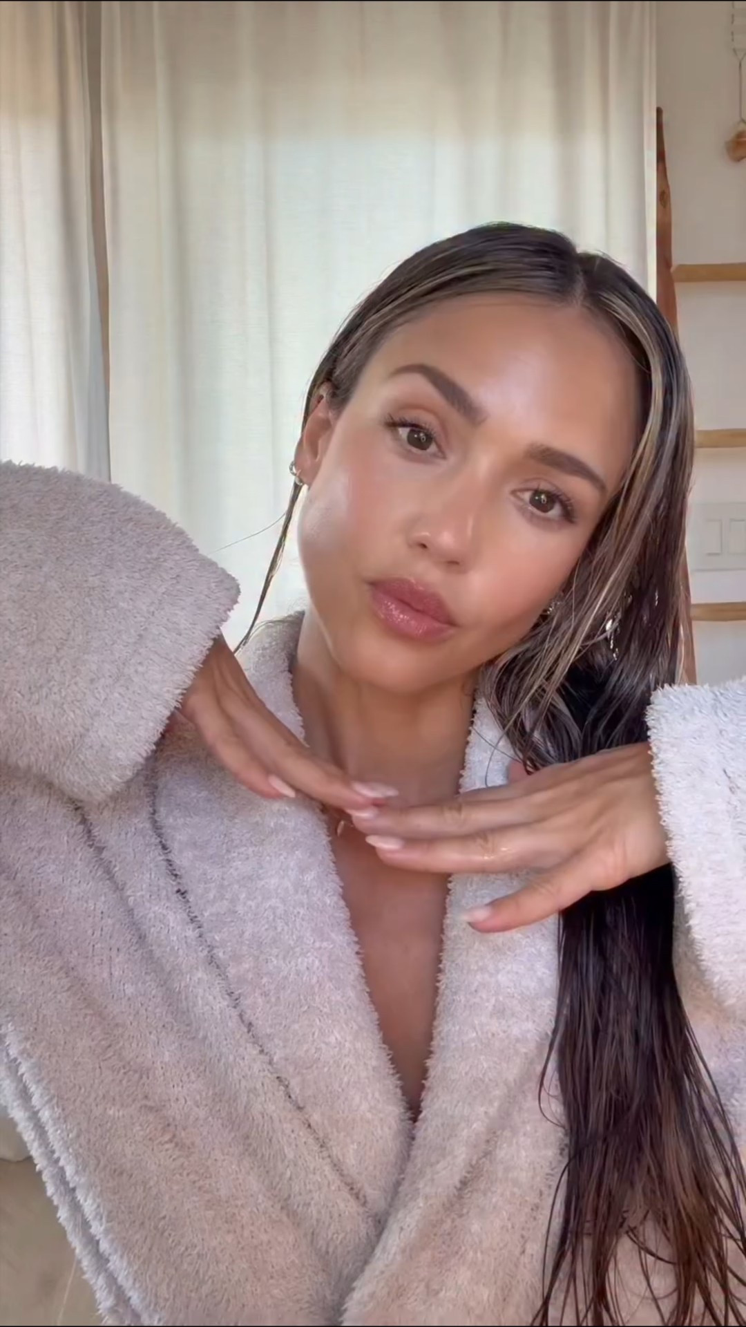 Jessica Alba GRWM with all of her favorite beauty products

#LTKBeauty