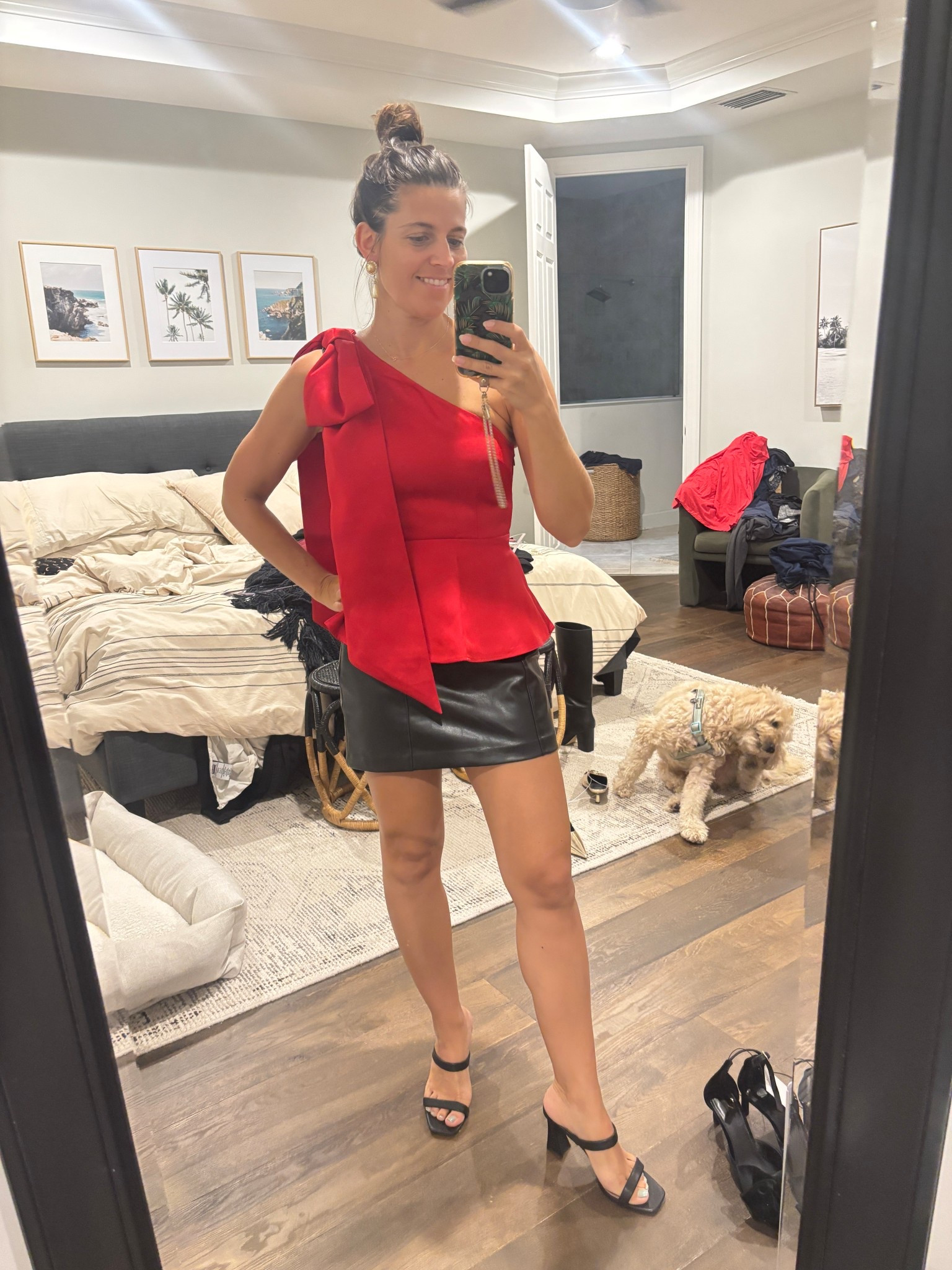 Holiday party or Christmas outfit. Love this leather mini skirt paired with this under $40 holiday shirt from H&M. 

Abercrombie - H&M - black heels - holiday outfits - red shirt - black leather mini skirt 

#LTKHoliday #LTKFindsUnder100