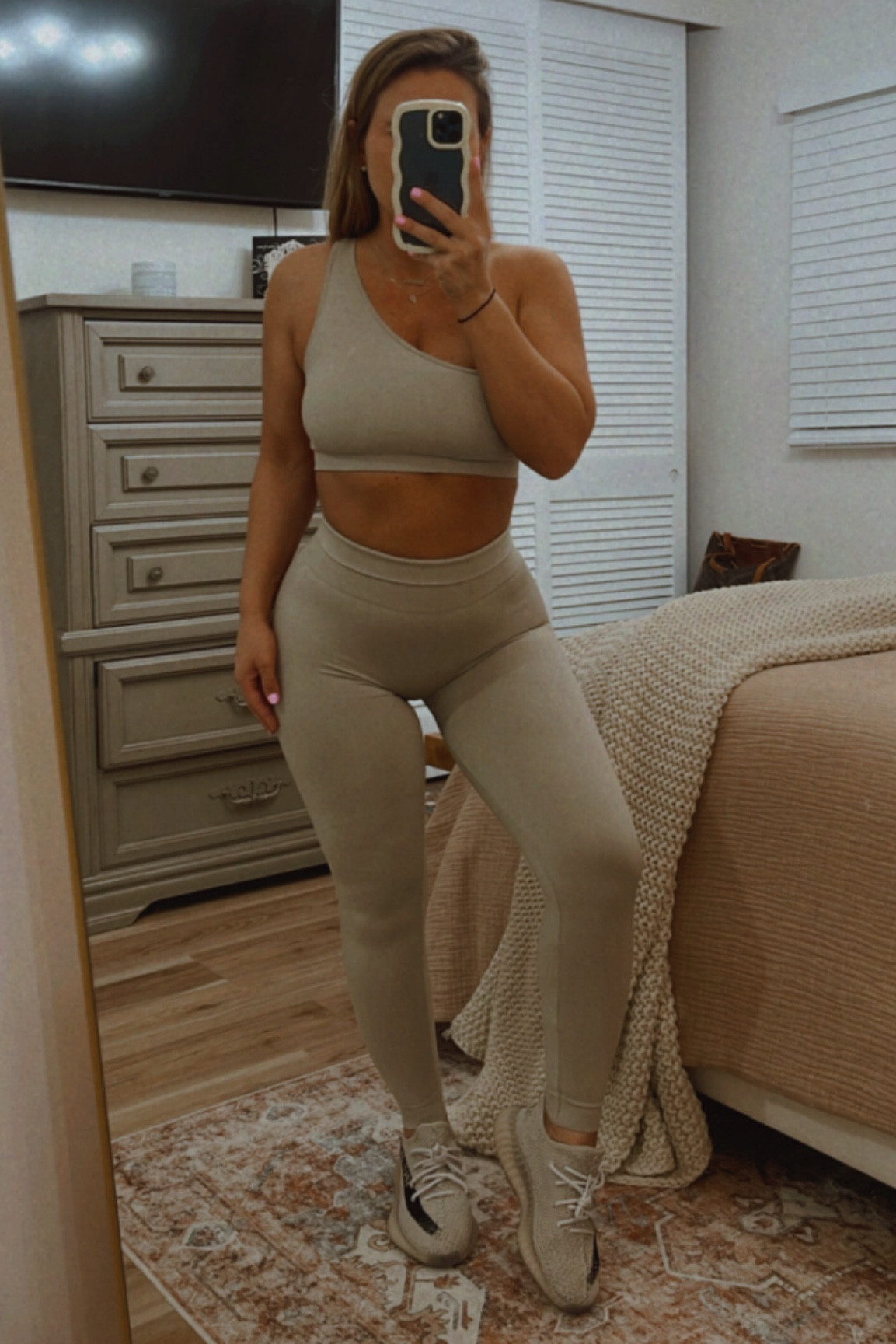 This two piece set ✨🫶🏼 #amazon #amazonfitness #workout #fitness #ootd #ltkootd

#LTKshoecrush #LTKcurves #LTKworkwear