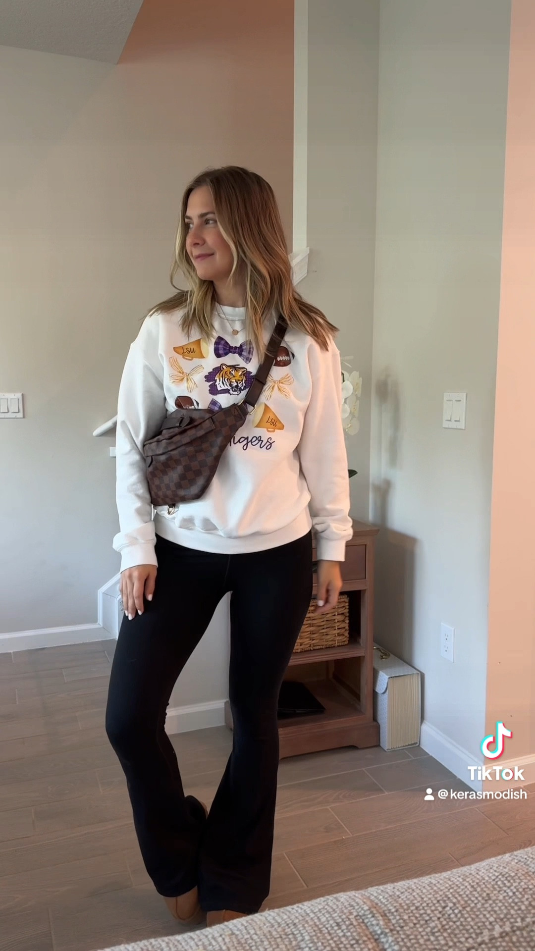 Calling all moms that love a good couch rot o a lil cozy #OOTD for school drop off * #sahm #sahmlife #stayathomemom #momlife
#MomsofTikTok #momtok #momof3 #momoutfit
#ootdinspo #cozyvibes #outfitideas #outfitoftheday #TikTokShop #tiktokshopfinds #affordablefashion #momfashion #fallfashion #fallfits #fitcheck

#LTKFallSale #LTKFindsUnder50 #LTKSeasonal