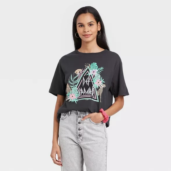 Women's Def Leppard Floral Print Short Sleeve Graphic T-Shirt - Vintage Black | Target