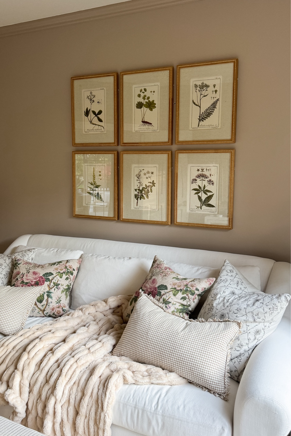 @Wayfair’s Black Friday event starts now!! Everything is up to 80% off with free shipping! This frame set is on major sale right now and is under $220! The frames are a really great size and are perfect if you have a large wall to fill! Now is a great time to get your home prepped for the holiday season and take advantage of all these amazing home deals! #wayfairpartner #wayfair

#LTKHoliday #LTKHome #LTKCyberWeek