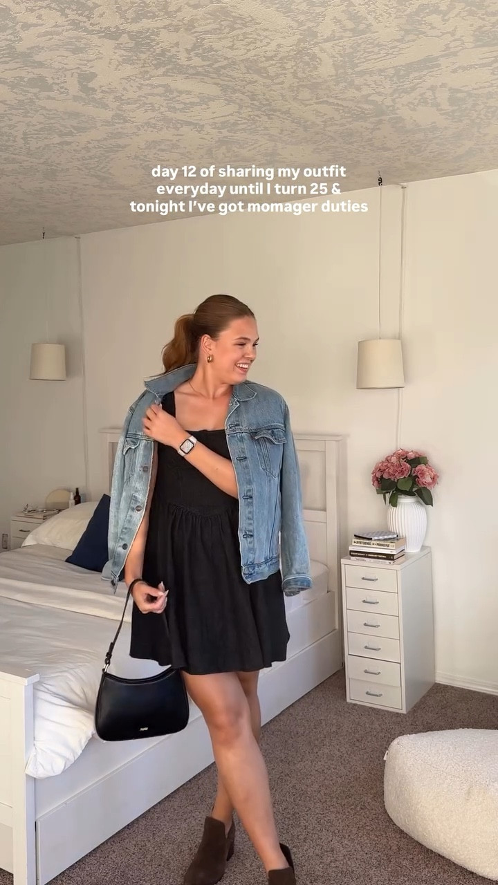 day 12/25 || back with the band tonight 🫶🏼 see you soon @filthyblondeband !!! 🤠✨

#withtheband #outfitofthenight #concertoutfit #whatimwearing #fallstyleinspo #ootn