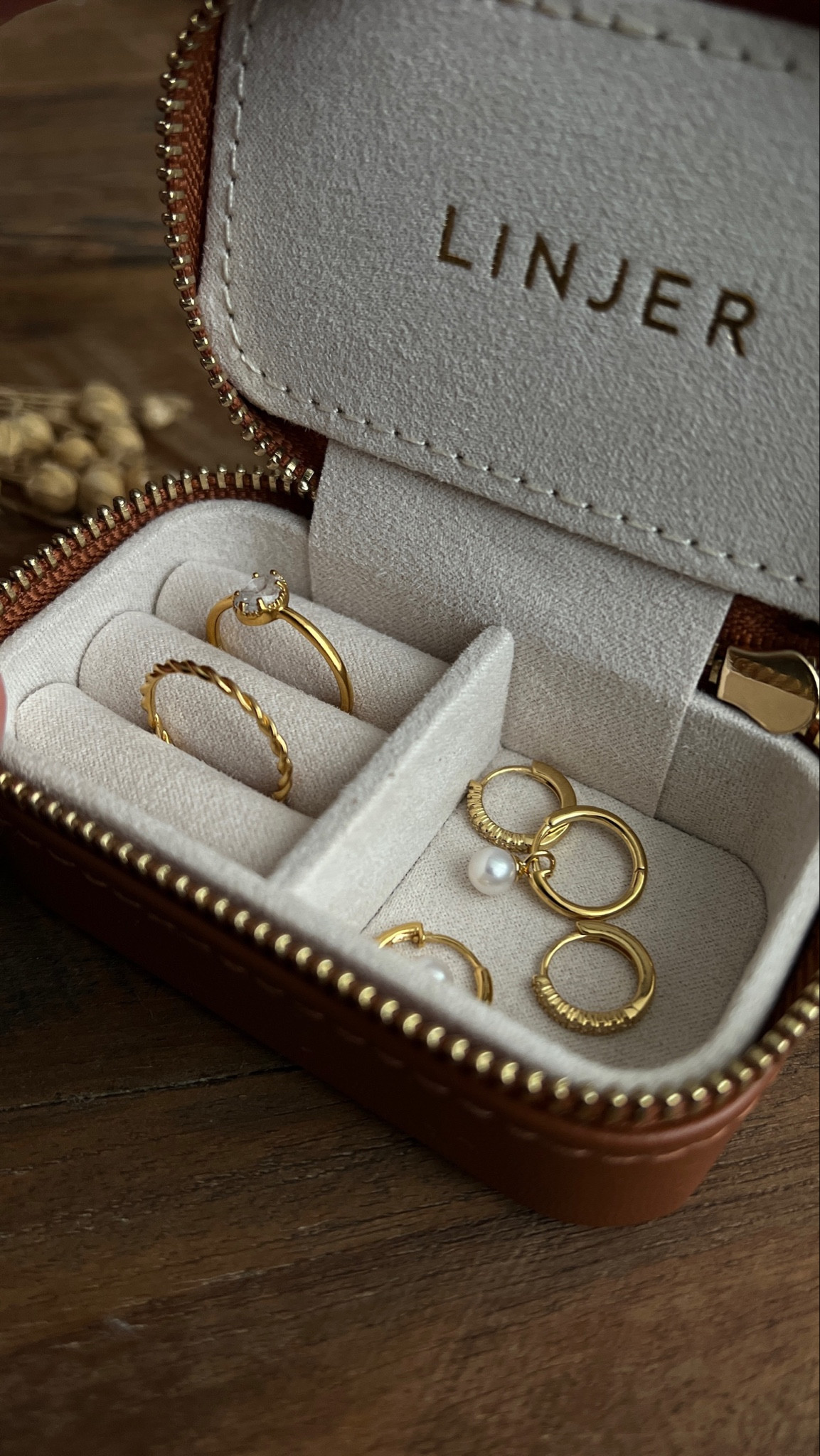 daily jewels, chic jewels, silver and gold jewelry

#LTKfindsunder50 #LTKbeauty #LTKeurope