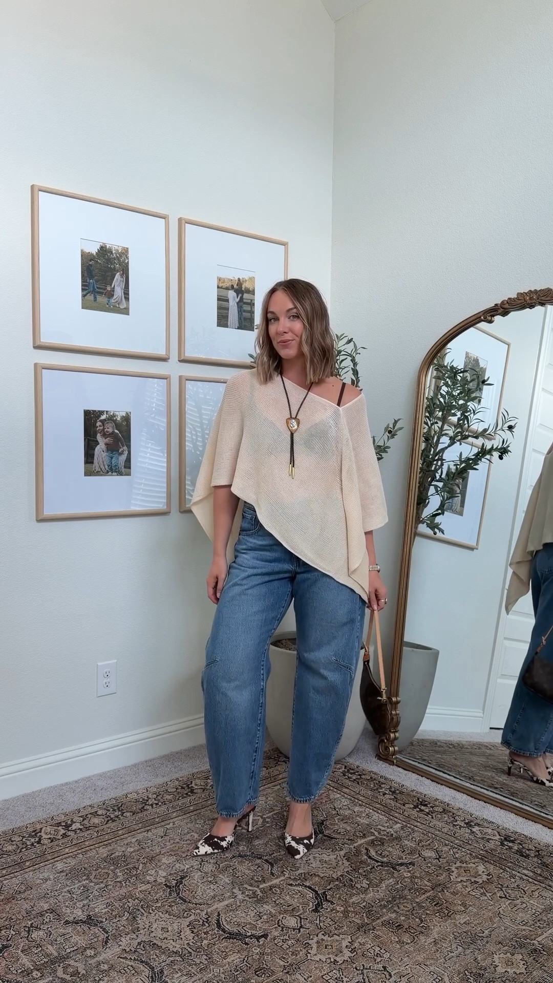 poncho season 🍂✨️🫶🏼🎃 
⁠
#fallfashion #falloutfits #fallstyleinspo #fallvibes #outfits 

@showpo 
@levi 
@Jessica Simpson 
@tjmaxx

#LTKootd #LTKSeasonal