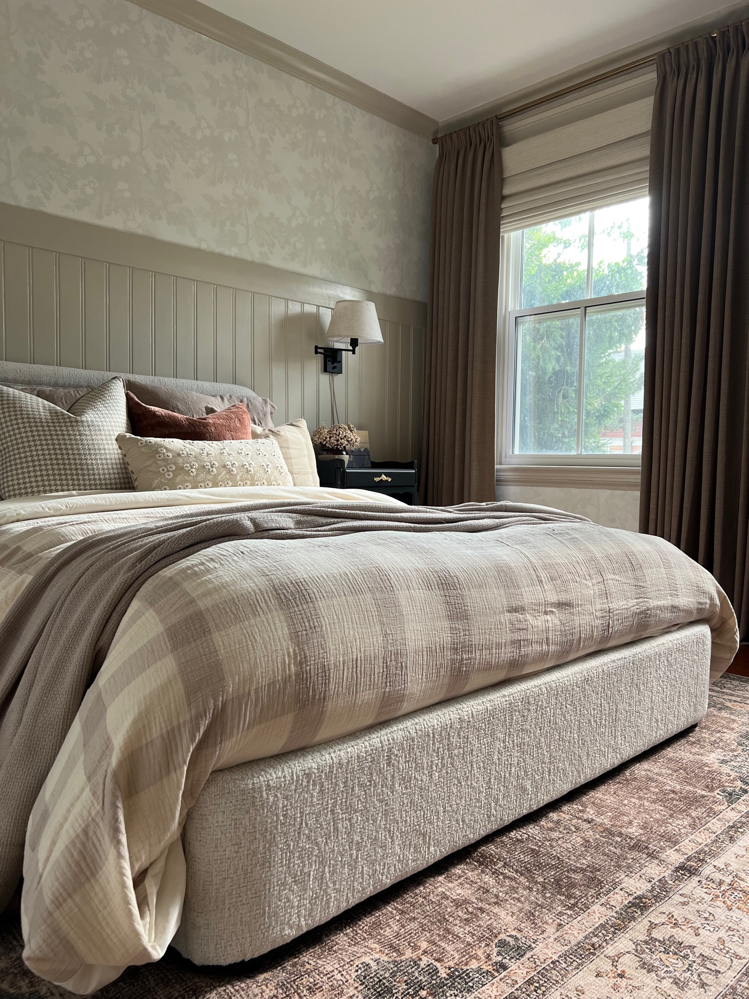 Bedroom reveal 🤎

#LTKSaleAlert #LTKFindsUnder100 #LTKHome