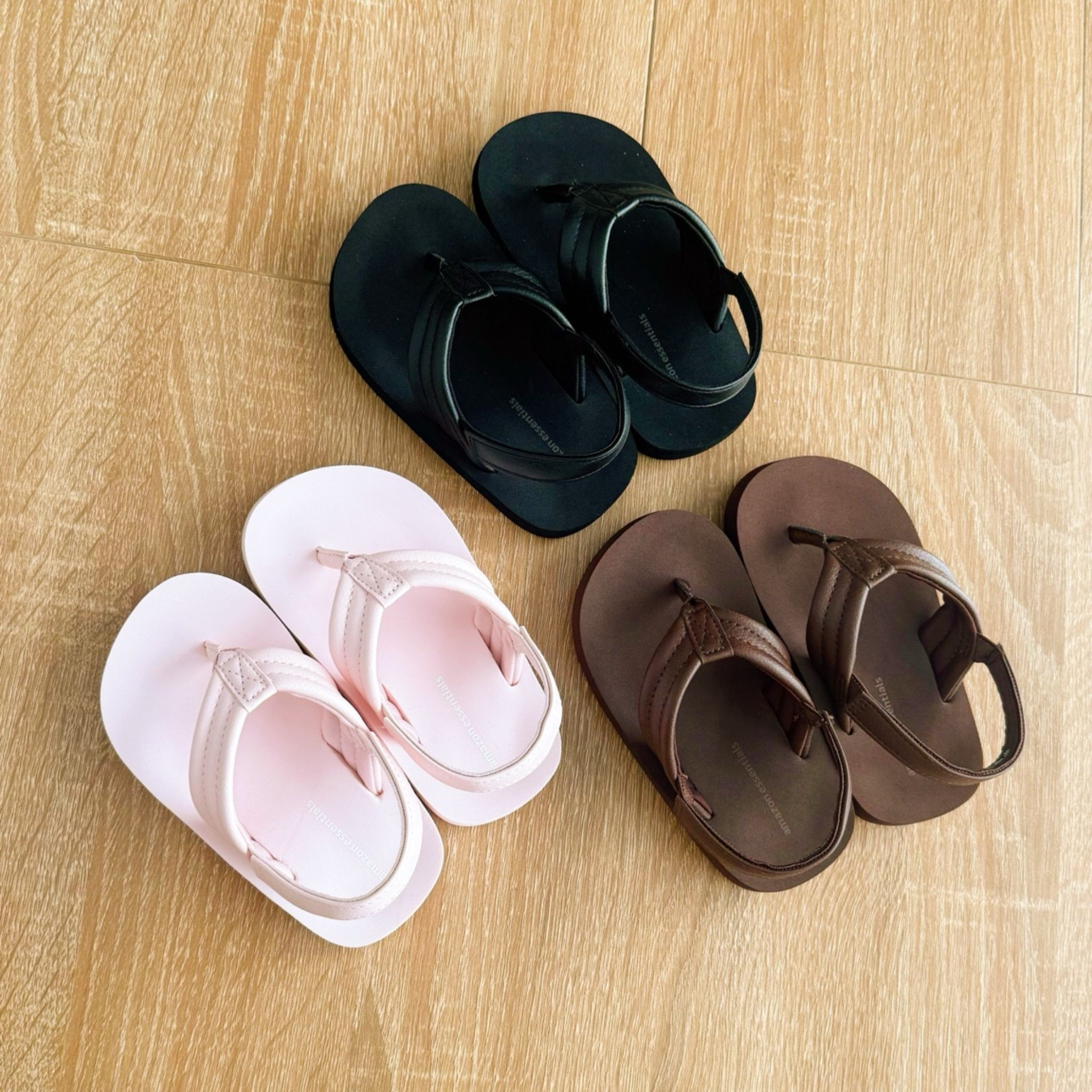 Flip flops for tiny feet☺️

I thought these were so cute and perfect for summer to just slip on. I love that they have the strap in the back too!!

#LTKmomlife #LTKKids #LTKBaby