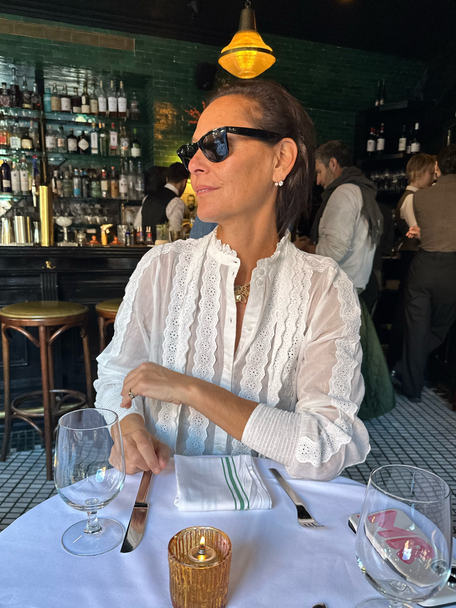 May this pristinely white @me_andem blouse make it through the holidays in one still-white piece! 