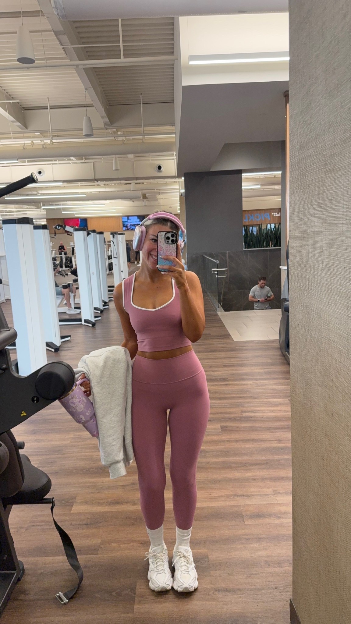 Pink Abercrombie fitness workout set pink leggings and sports bra with sneakers. 

Wearing my usual smalls 

Factor code: 50emerson 
Js health code: emerson15

#LTKFindsUnder100 #LTKStyleTip #LTKActive