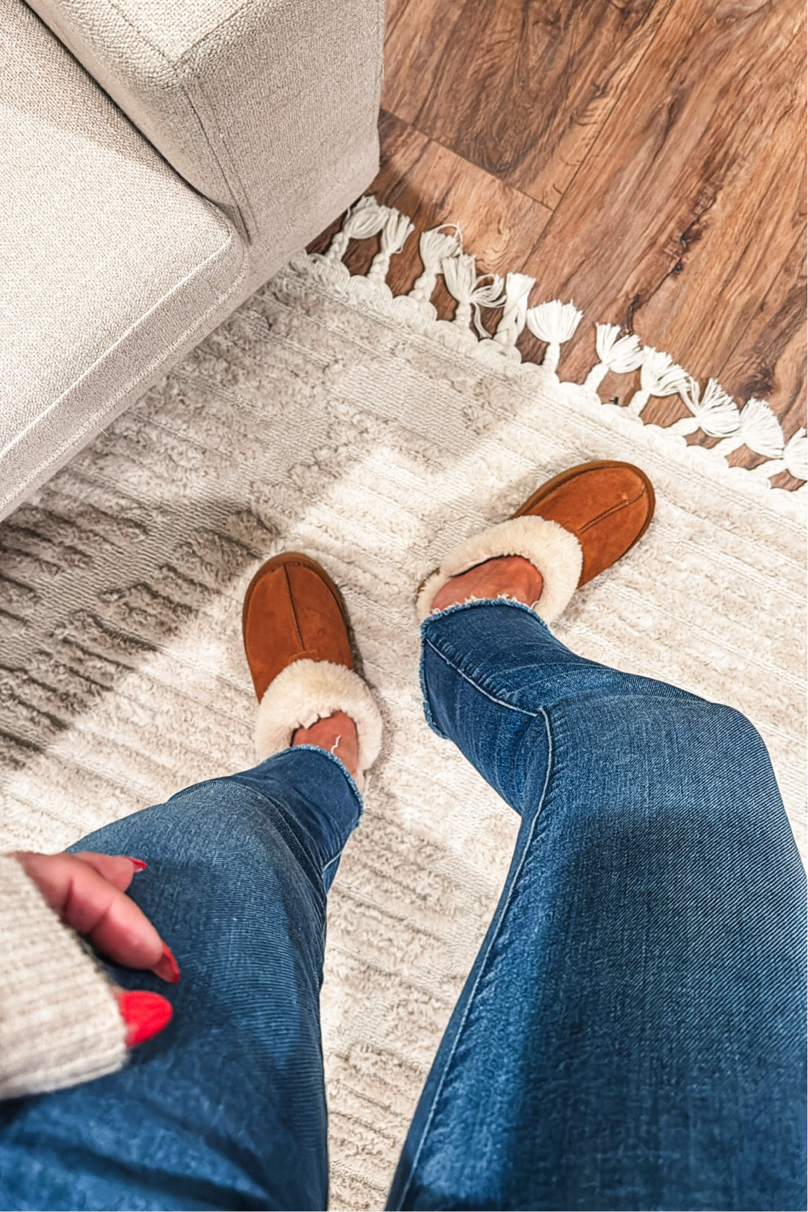 These $18 Walmart slippers coming thru!!

#LTKFindsUnder50 #LTKHoliday #LTKSaleAlert