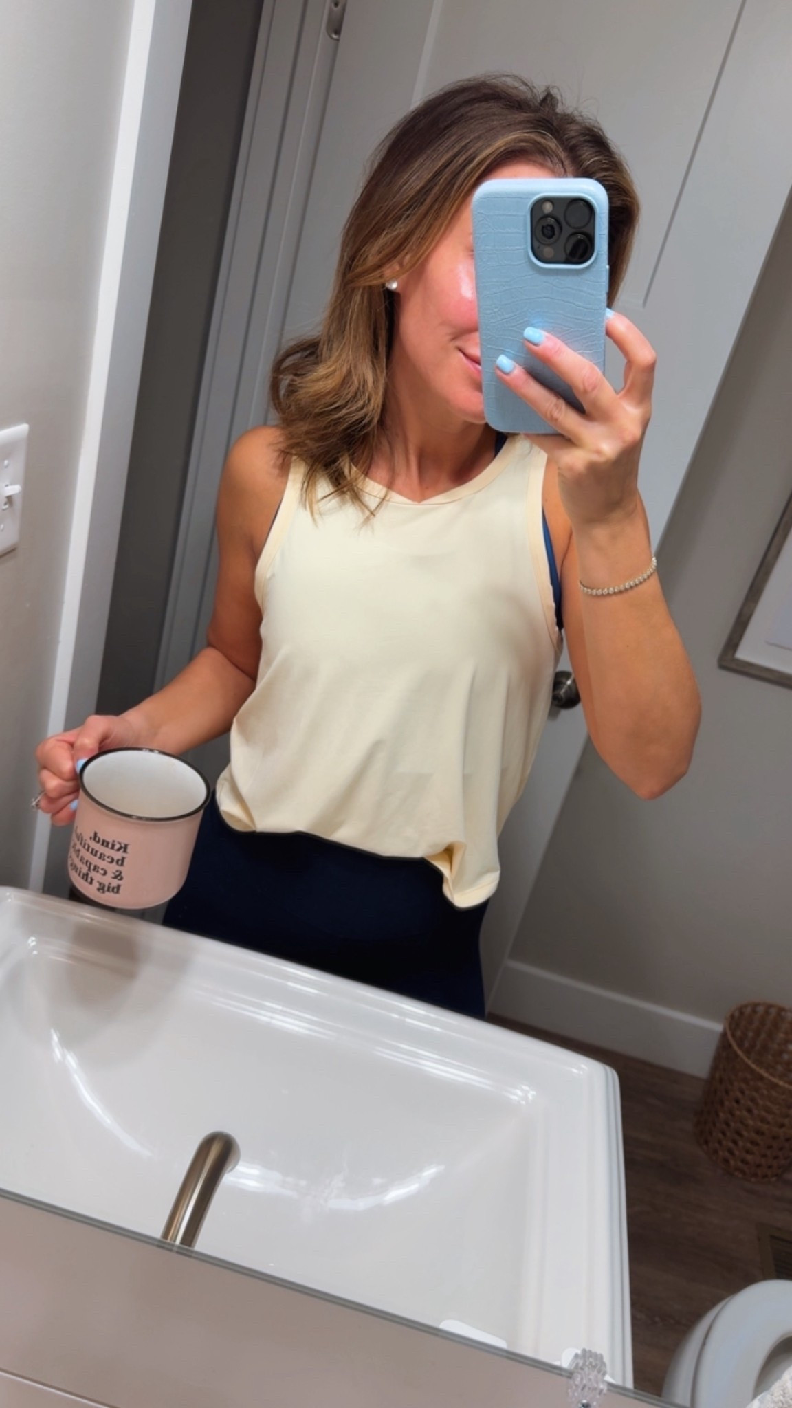 Super adorable, good quality workout tank! 

Super cute mesh detail on back— giving major $$$ vibes for WAY less! 

Available in four colors, wearing a small. 

#target 
#lululemon 
#workout 
#spring 
#springbreak 
#tank