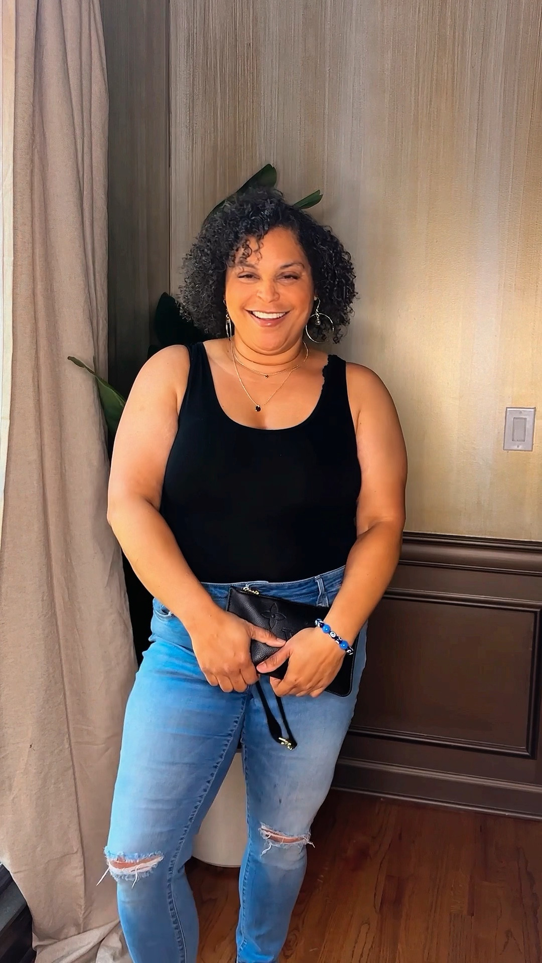 I love a pair of high waisted skinny jeans and while other jeans will come and go, I’m sticking by them.
Skinny Jeans Black bodysuit Sneakers Old Navy Golden Goose Amazon 

#LTKstyletip #LTKover40 #LTKfindsunder50