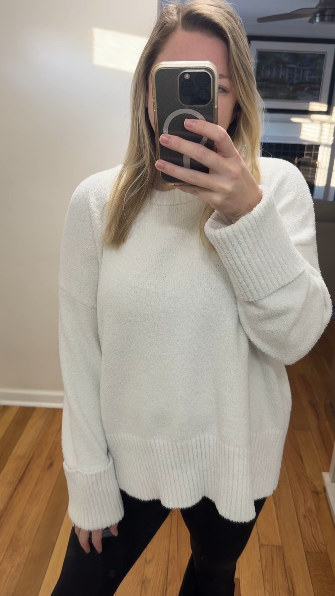 Outfit of the day is cozy Amazon sweater that is similar to barefoot dreams & Arie leggings 

#LTKStyleTip #LTKFindsUnder50 #LTKSeasonal