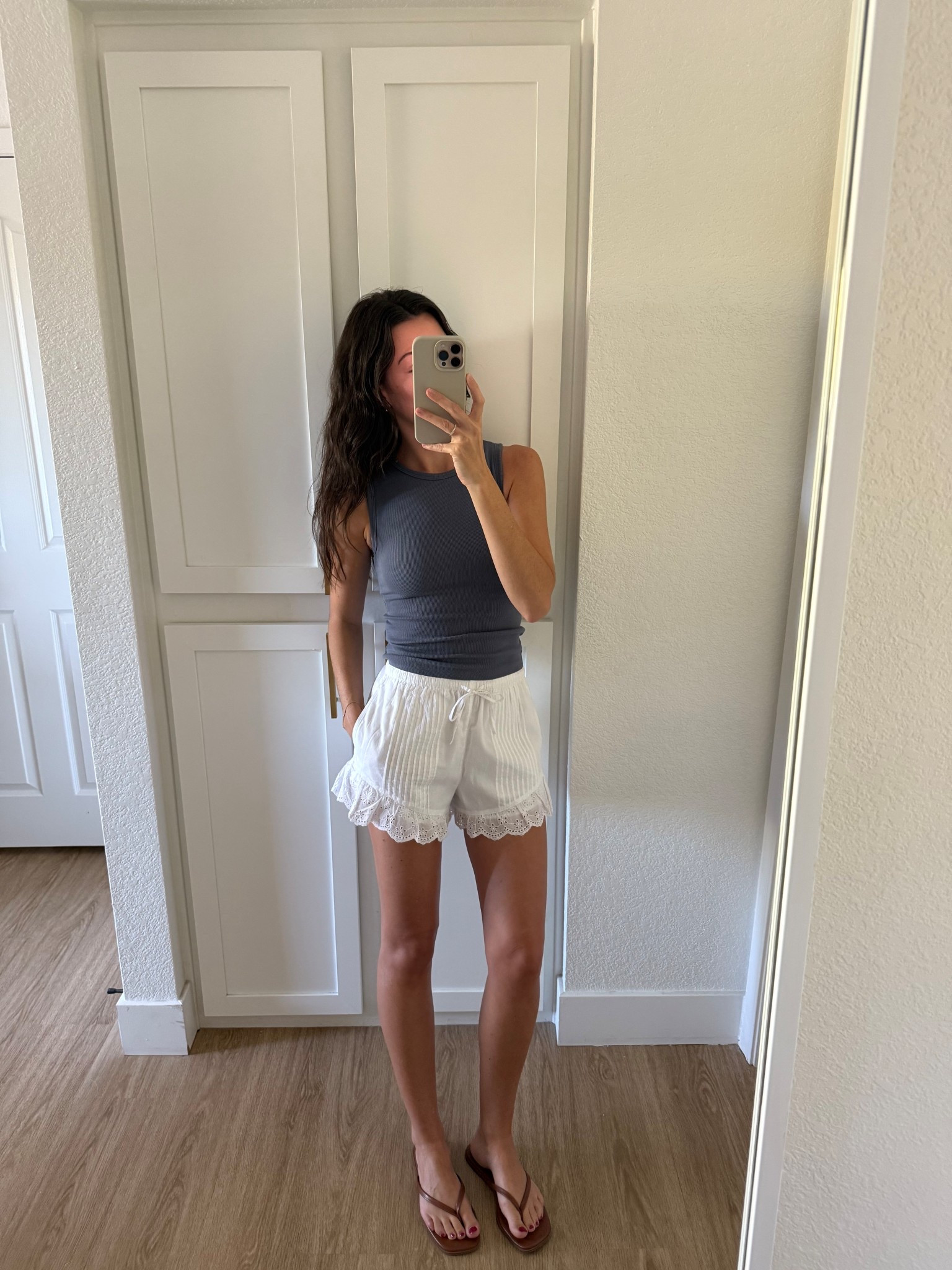 Discount code SPRINGAF stacks on top of the current Abercrombie sale for an extra 15% off this weekend!

I’m 5’7” wearing size 25 regular length in the jeans and wear XS in dresses and tops at AF! 