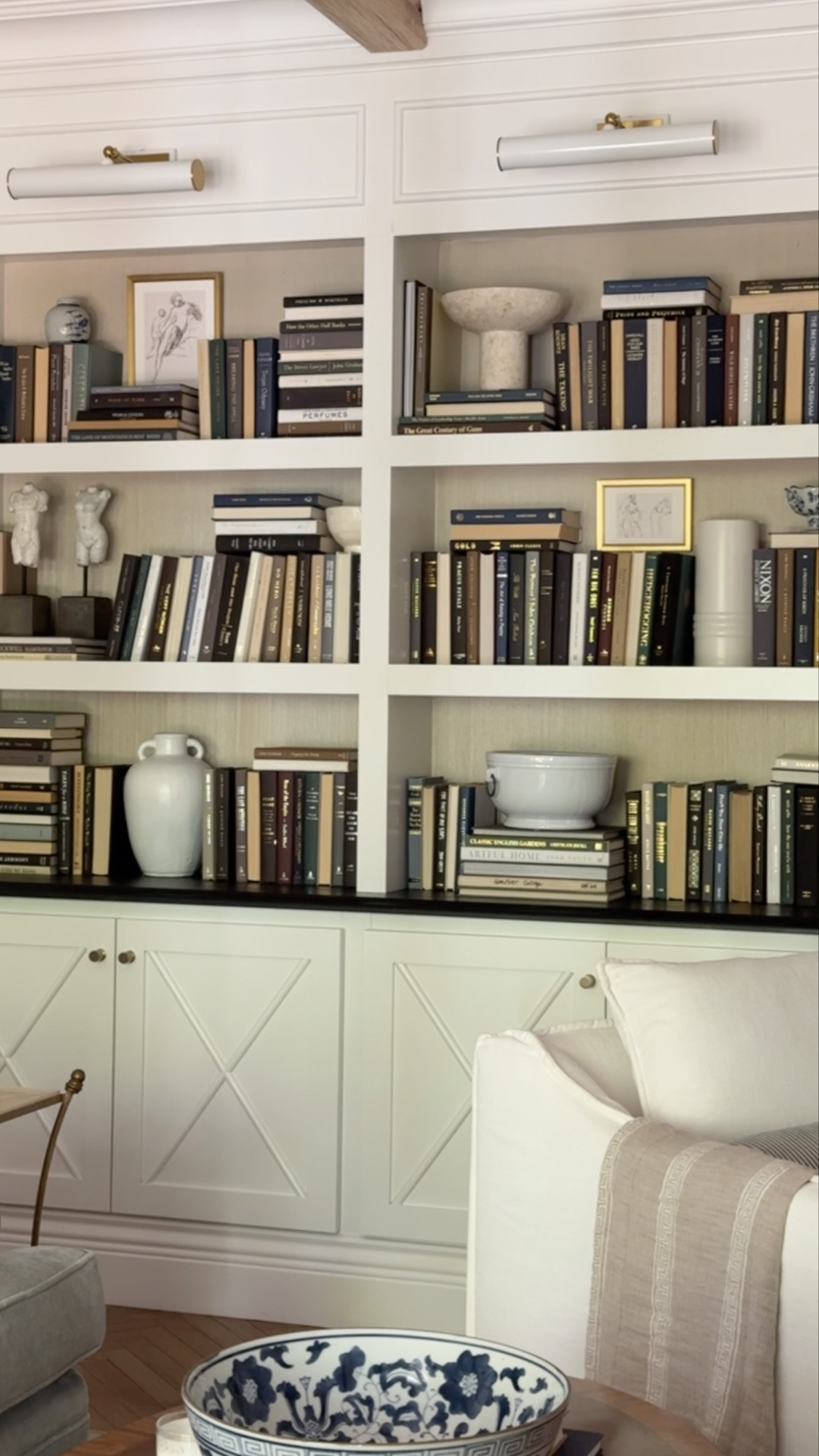 Shelf styling essentials I always use for bookcases or built-ins.

#LTKHome