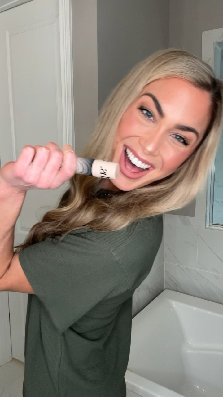 I now understand what the hype is about with this thing! I will forever use this Dibs bronzing duo stick and it’s 20% OFF for Black Friday!!  Using shade 2.0. I think it’s very universal 🙌🏼

Wearing my favorite cozy set from Cozy Earth! Use code ALEXANDRAH40 for 40% off your purchase! Sitewide!


#contouring #blackfridaysale #dibs #contourstick #makeupvideos 
