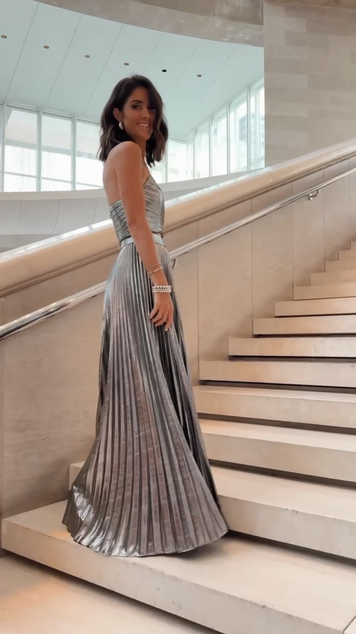 AWARDS & AFTER PARTY
This matching two piece set is definitely more of a dressy occasion outfit. This would be great for a gala, formal wedding, etc. just be mindful that the slit is super high on the skirt, but can be closed in a little with some easy alterations #stylinbyaylin #aylin

#LTKStyleTip #LTKParties #LTKVideo