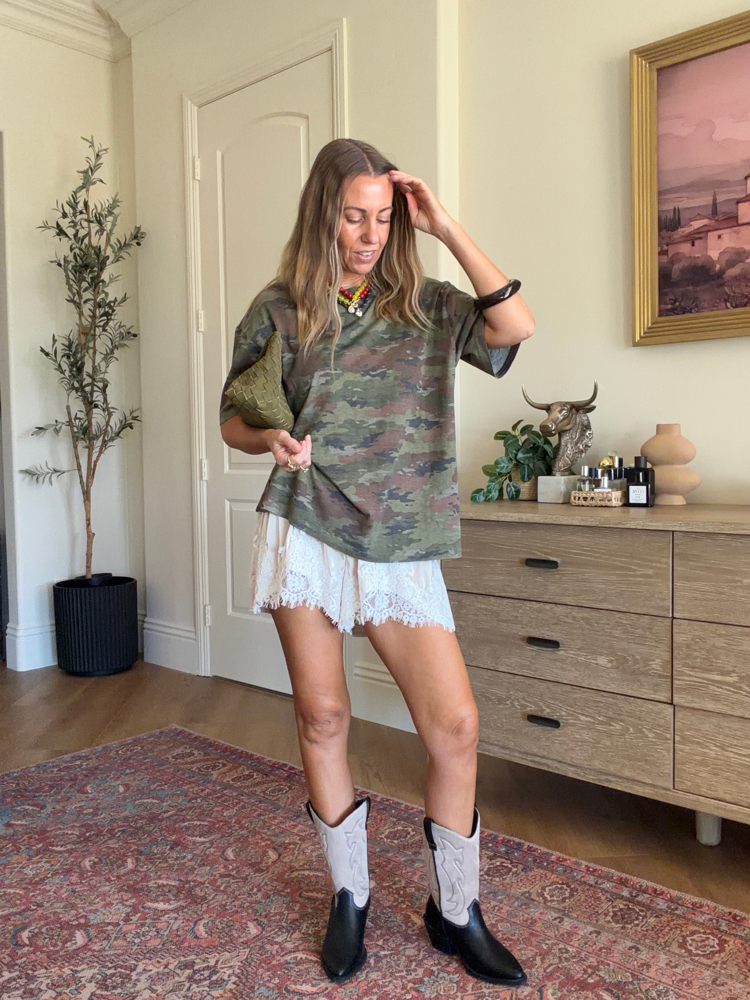 Todays outfit on major sale!!
Amazon tee now only $11 wearing size small- lace shorts size small
Target boots 40% off!! Great quality and fit tts