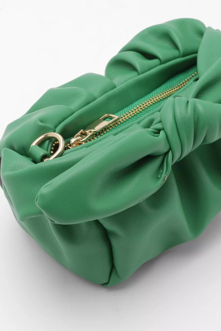 Oversize Clutch-Tasche mit Knoten-Detail | Boohoo.com (DE)