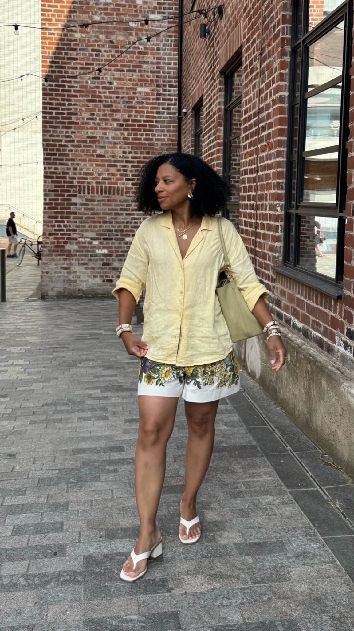 Petite-friendly summer outfit 
Yellow linen shirt
Light blue shorts

#LTKpetite #LTKsummer #LTKuk