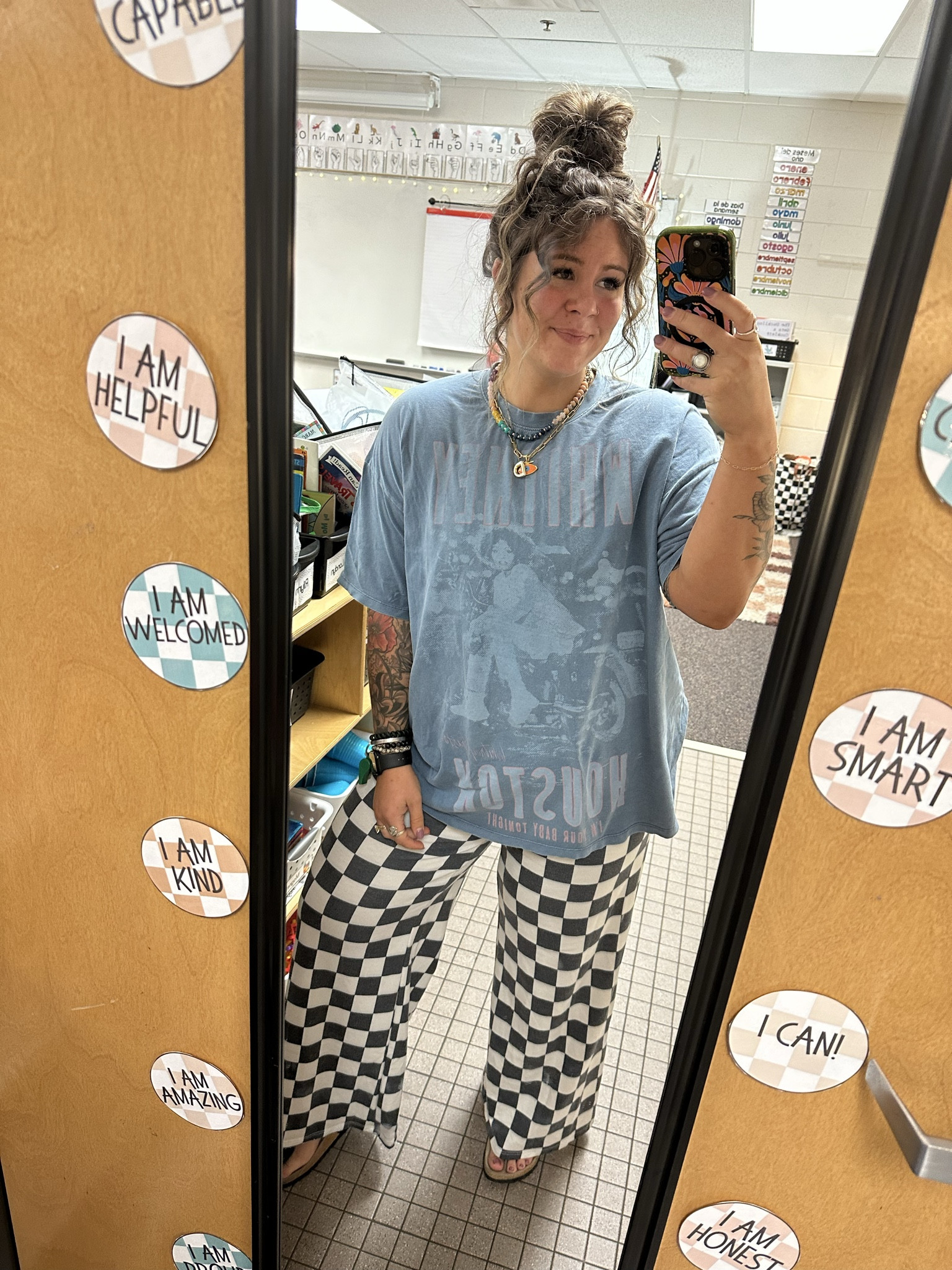 These checkered pants are always a fav to pull out with a fun graphic tee! 🏁💖

Teacher outfit // teacher ootd // teacher fit // kindergarten teacher // midsize // dopamine dressing // aerie 