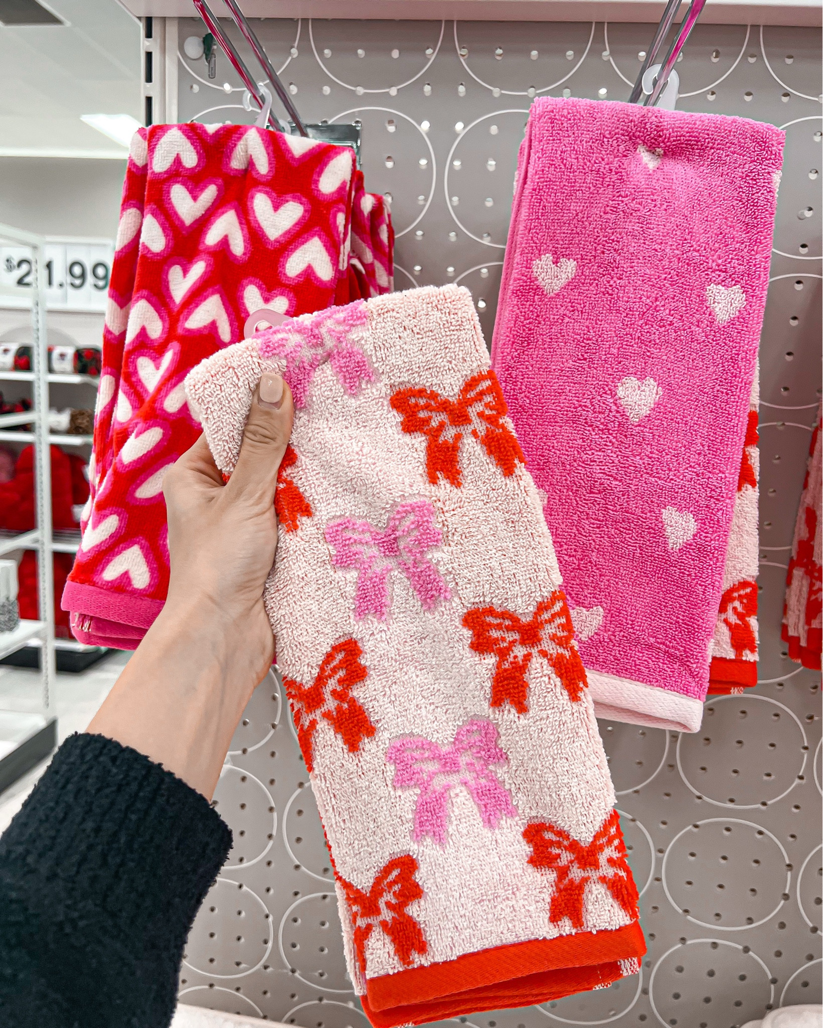 Target Tuesday haul that I forgot to post yesterday. Valentine’s Day hand towels, best mascara for short lashes, and more  

#LTKHome #LTKSeasonal #LTKValentine