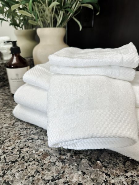 Luxury bath towels to upgrade your bathroom ✨

These towels are so soft and absorbent! They’re also resistant to bacteria, mold and mildew. 

Housewarming gifts, wedding registry gift, bathroom decor, bathroom towels, Bedvoyage towels, wedding gift, bridal shower gift ideas

#LTKSaleAlert #LTKHome #LTKSeasonal