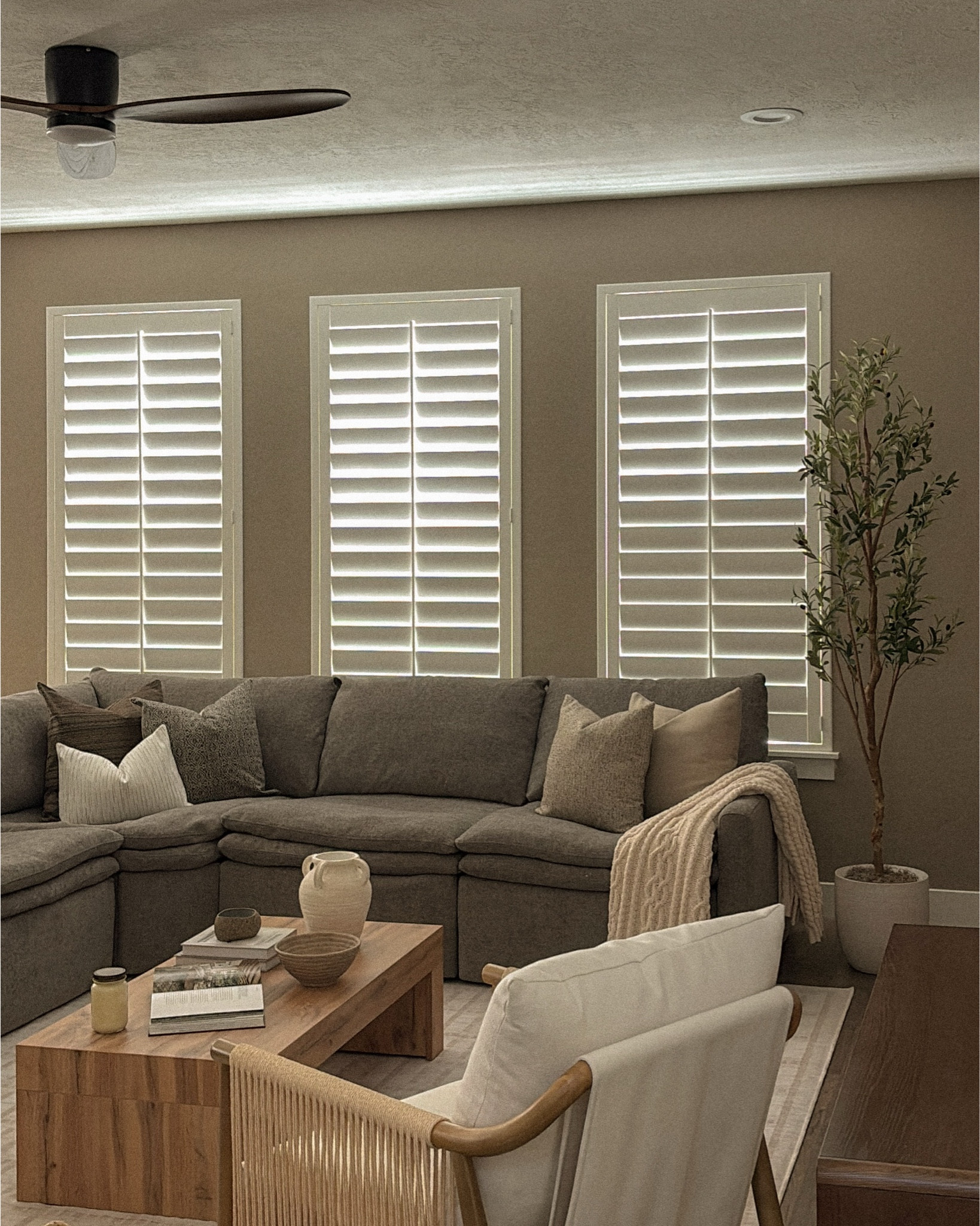 ✨ Living room inspo ✨ Neutral tones, layered textures, and touches of nature bring this Japandi-inspired space to life. Calm, cozy, and effortlessly timeless 🌿

#LivingRoomInspo #JapandiStyle #NeutralHome #TextureAndTone #HomeDecorInspo #LTKhome