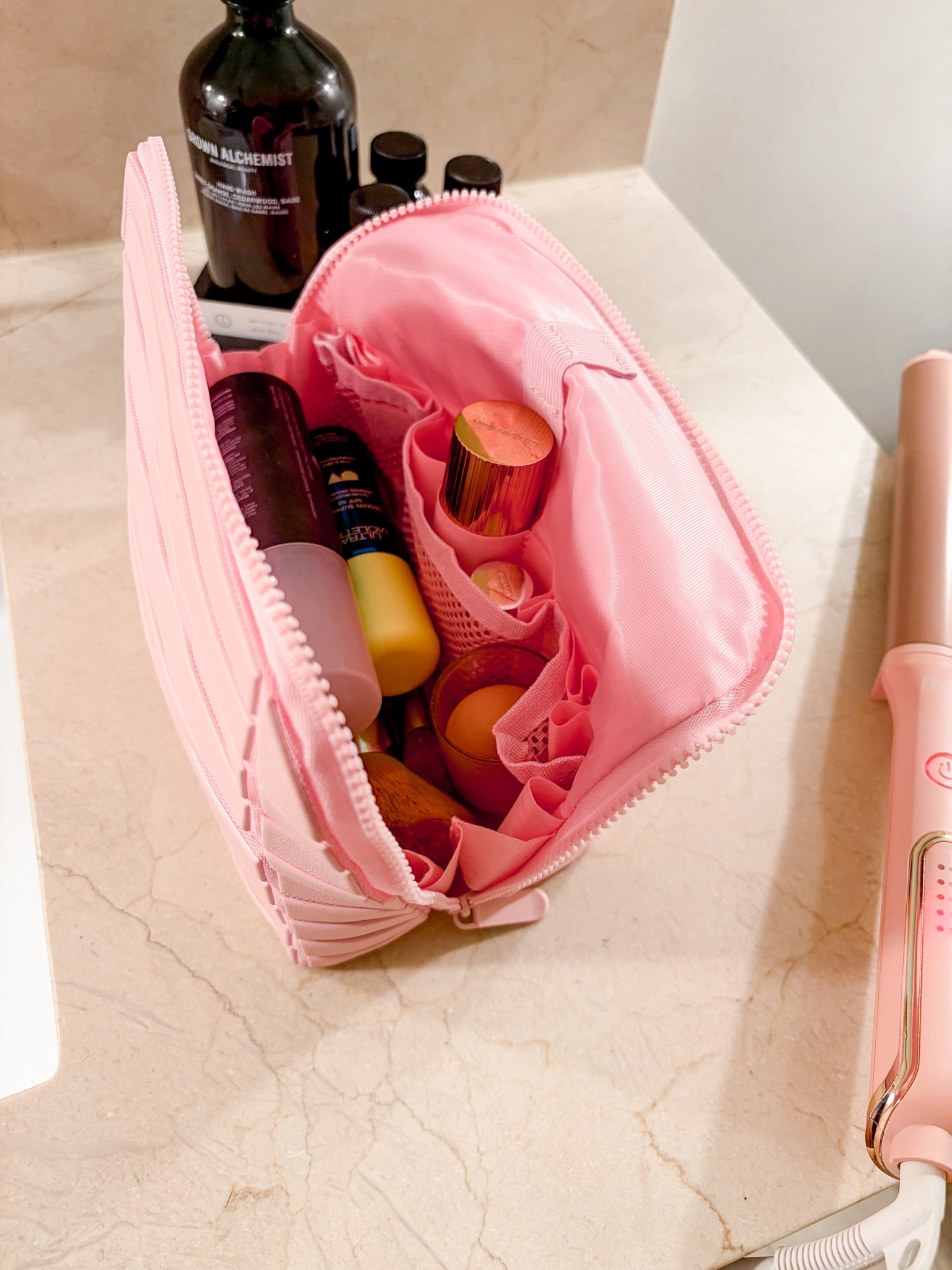 Stand up makeup bag / travel / makeup / beauty / travel bag

#LTKgrwm #LTKTravel #LTKBeauty