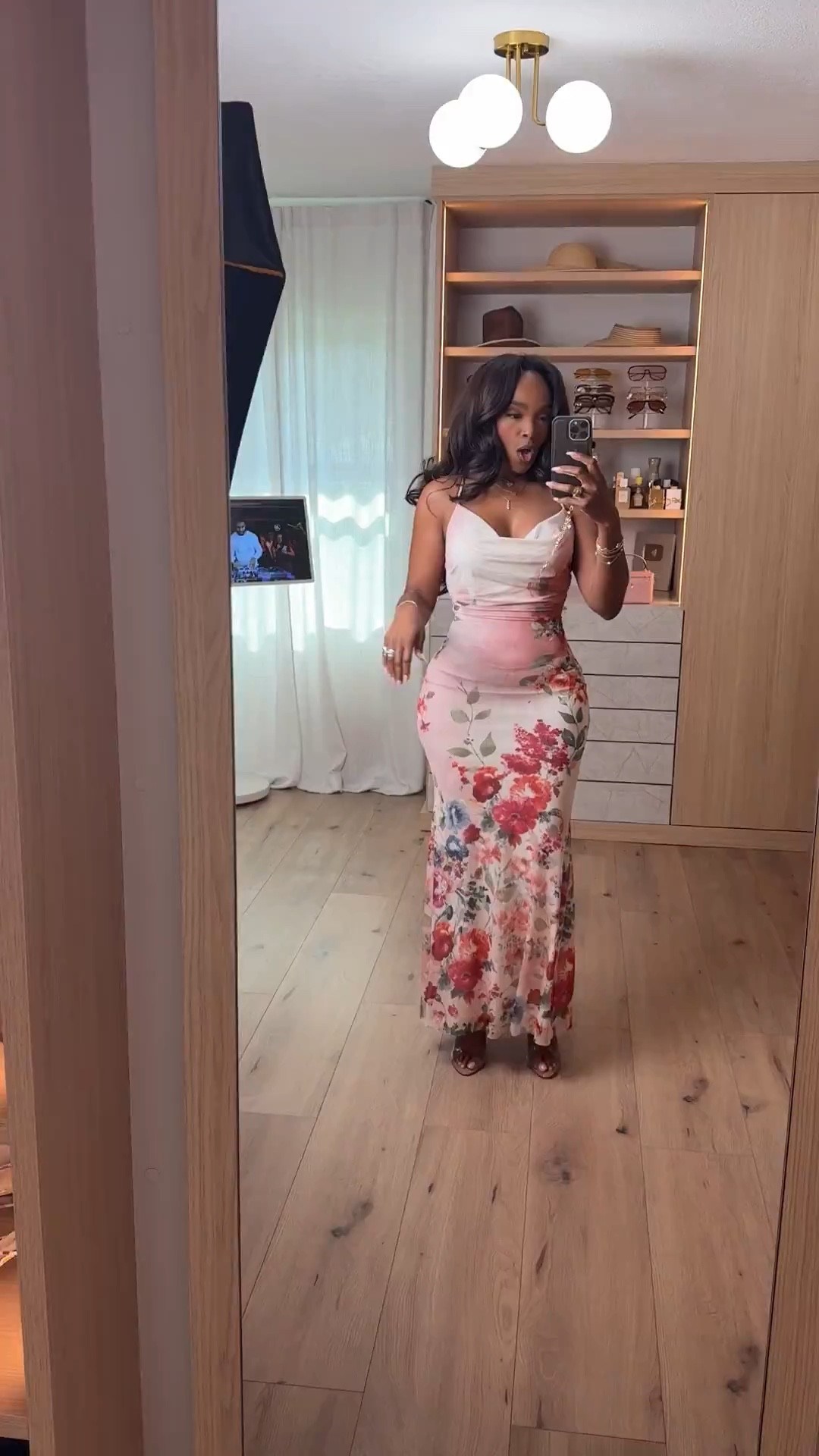 Scroll to shop this romantic floral dress 🌸

This soft floral maxi is the definition of feminine and flattering—lightweight, flowy, and perfect for that effortless put-together look. It’s a timeless piece you can wear season after season, making it one of those dresses where the cost per wear keeps getting better.

Perfect for date nights, weddings, brunch, and spring/summer events.

📏 Measurements: 5’4”, 140 lbs, 34D bust, 27” waist, 40” hips

Follow me on Instagram and YouTube @kirasfashionfinds @Express 



#LTKootd #LTKgrwm #LTKMothersDay