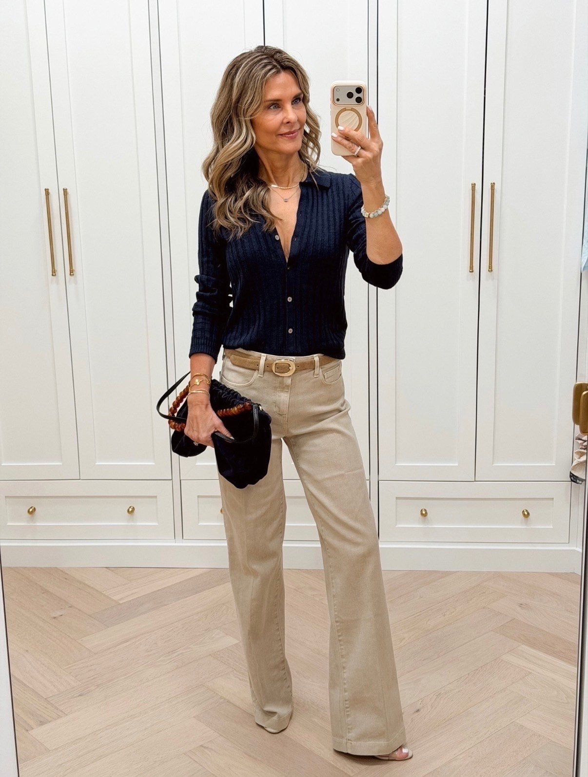 I’m 5’6’’ -exact top is linked in my ShopMy https://go.shopmy.us/p-59372343 -jeans TTS @lagence #LTKootd

#LTKootd #LTKOver40