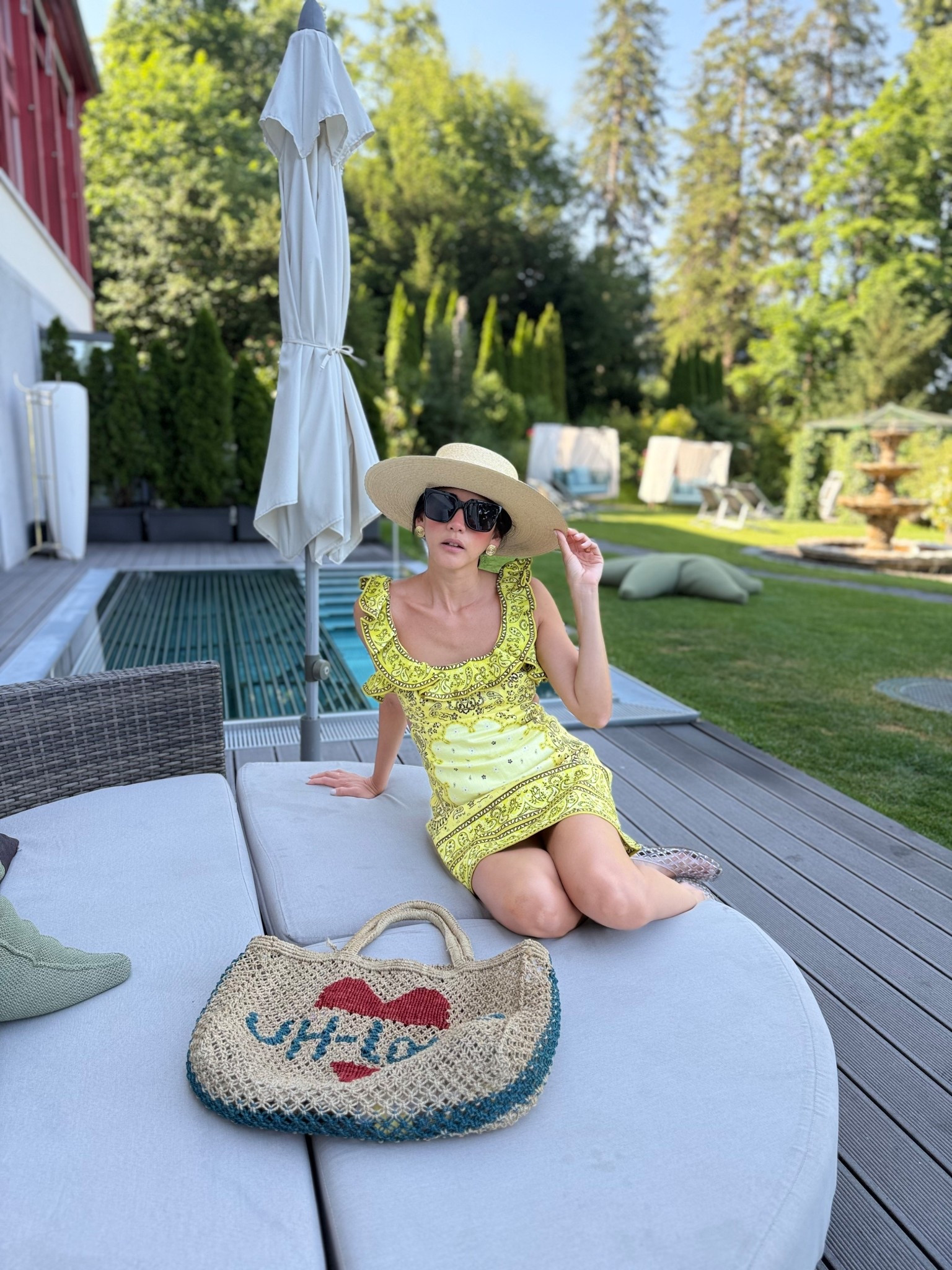 I’m not saying summer will solve everything but…

#LTKStyleTip #LTKTravel #LTKSeasonal