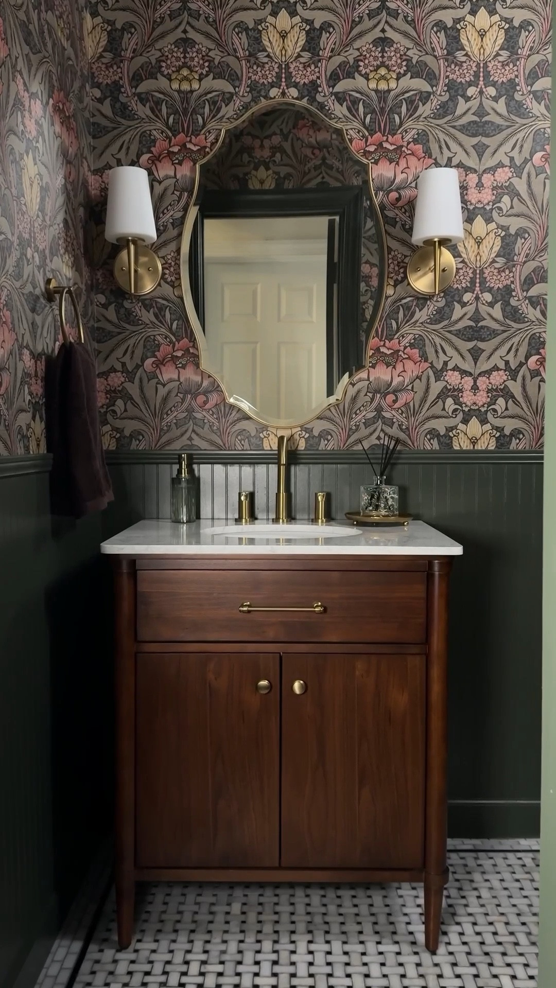 Moody powder room makeover!



#LTKHome