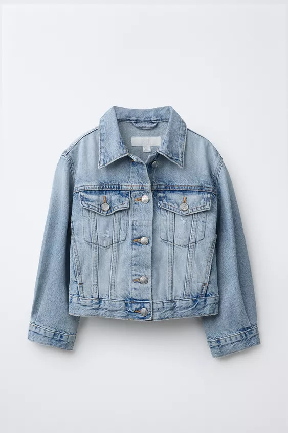 Denim jacket with shirt collar and long sleeves. Front button closure. Front pockets and patch po... | Zara US