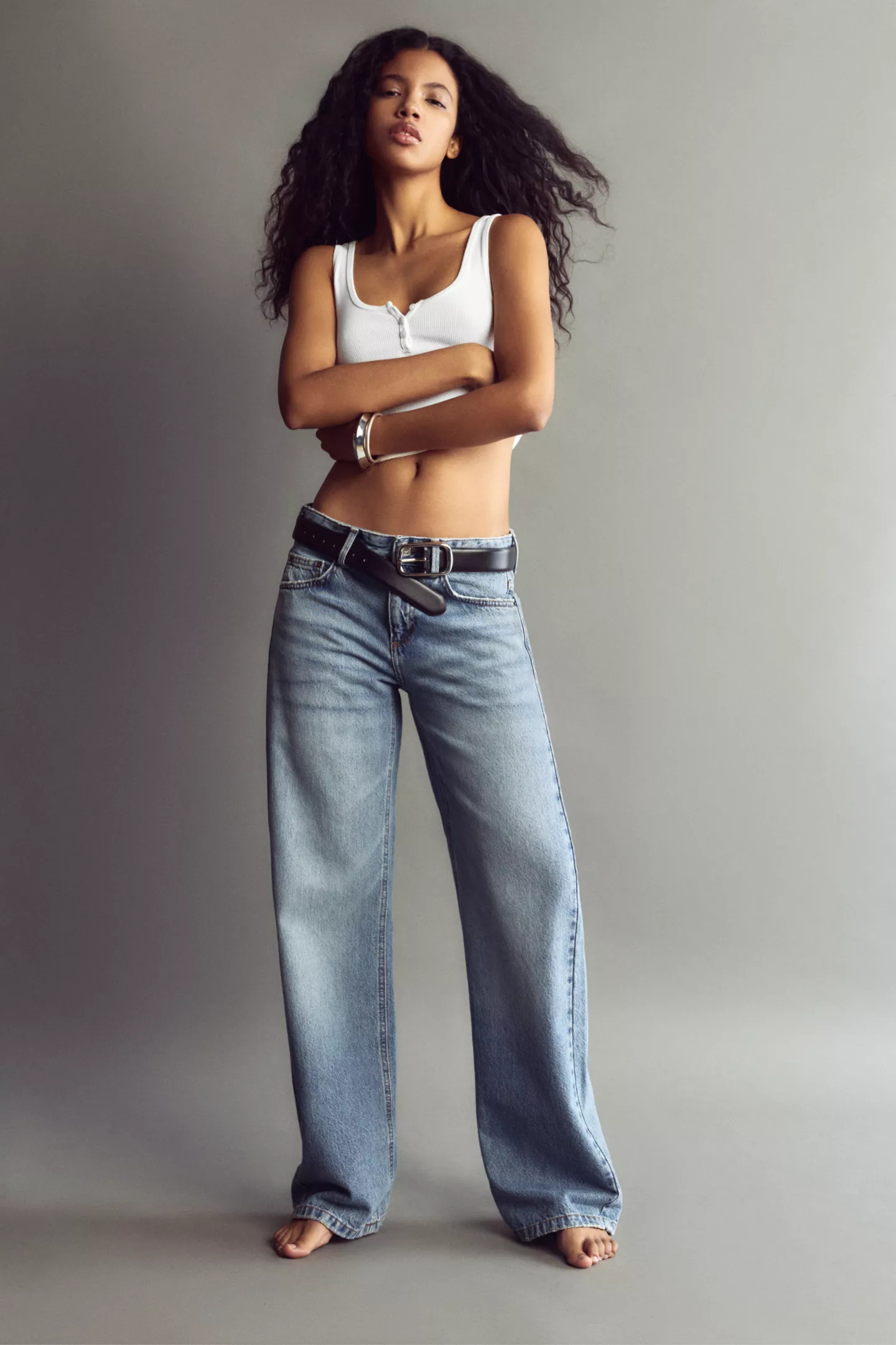 Low-waist straight-leg jeans
        
      
      

      
        
    
      
        
       ... | PULL and BEAR UK