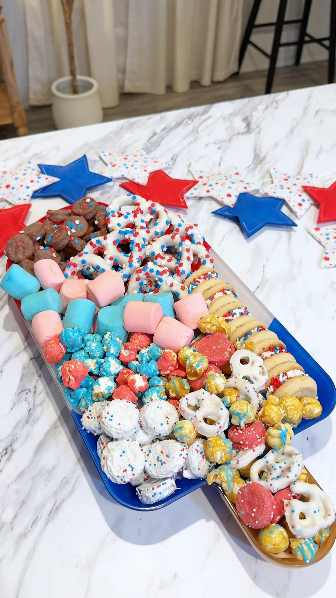 Fourth of July dessert charcuterie board! ✨🇺🇸🍪⭐️🧨💙🧁🎇

#LTKHome #LTKParties #LTKSeasonal