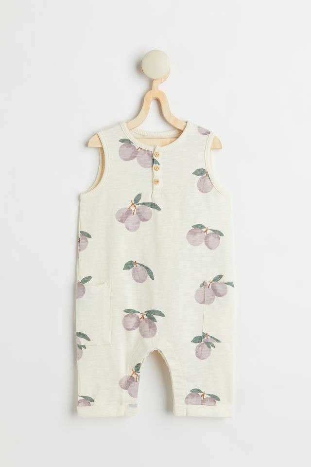 Conscious choice  New ArrivalBaby Exclusive. Sleeveless romper suit in soft, organic cotton slub ... | H&M (US + CA)